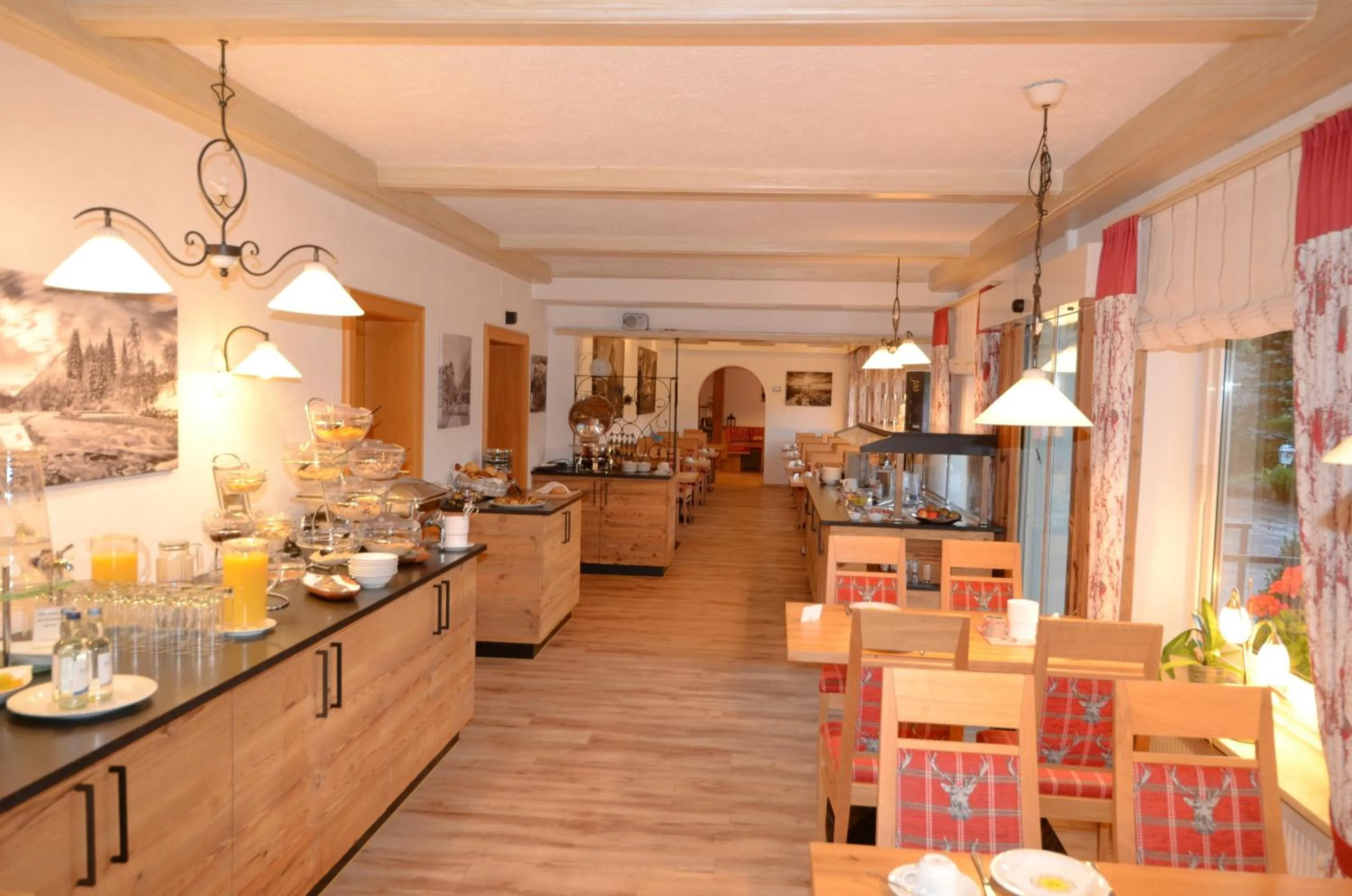 Restaurant/places to eat in Hotel Cafe Fuggerhof