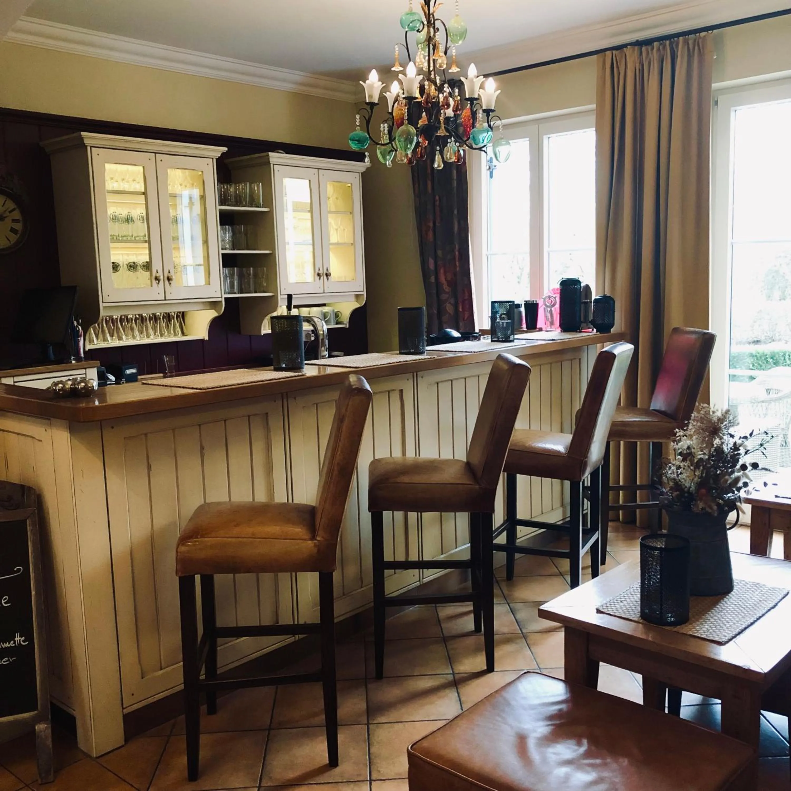 Restaurant/places to eat in Ampervilla Hotel