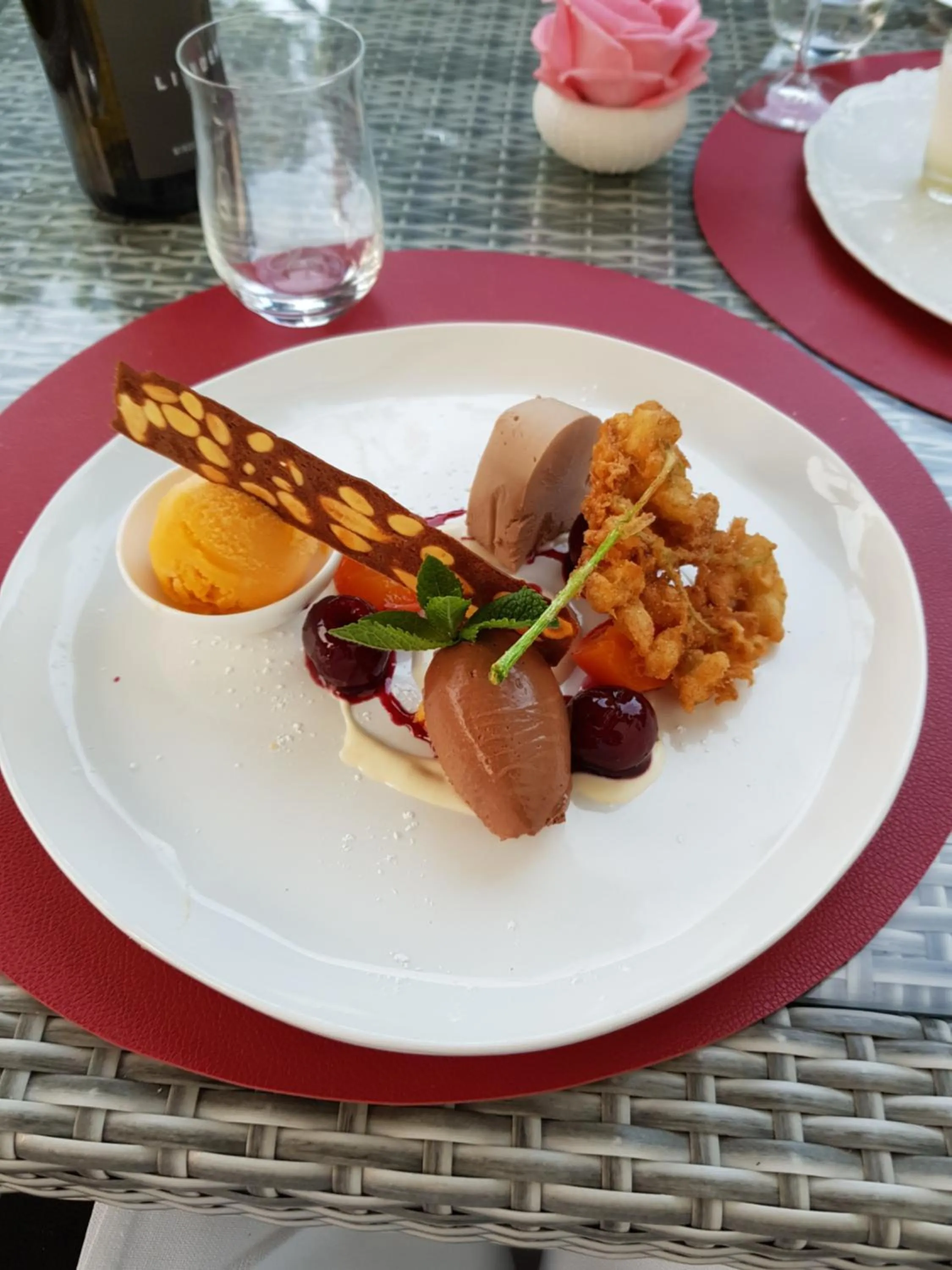 Restaurant/places to eat in Ampervilla Hotel