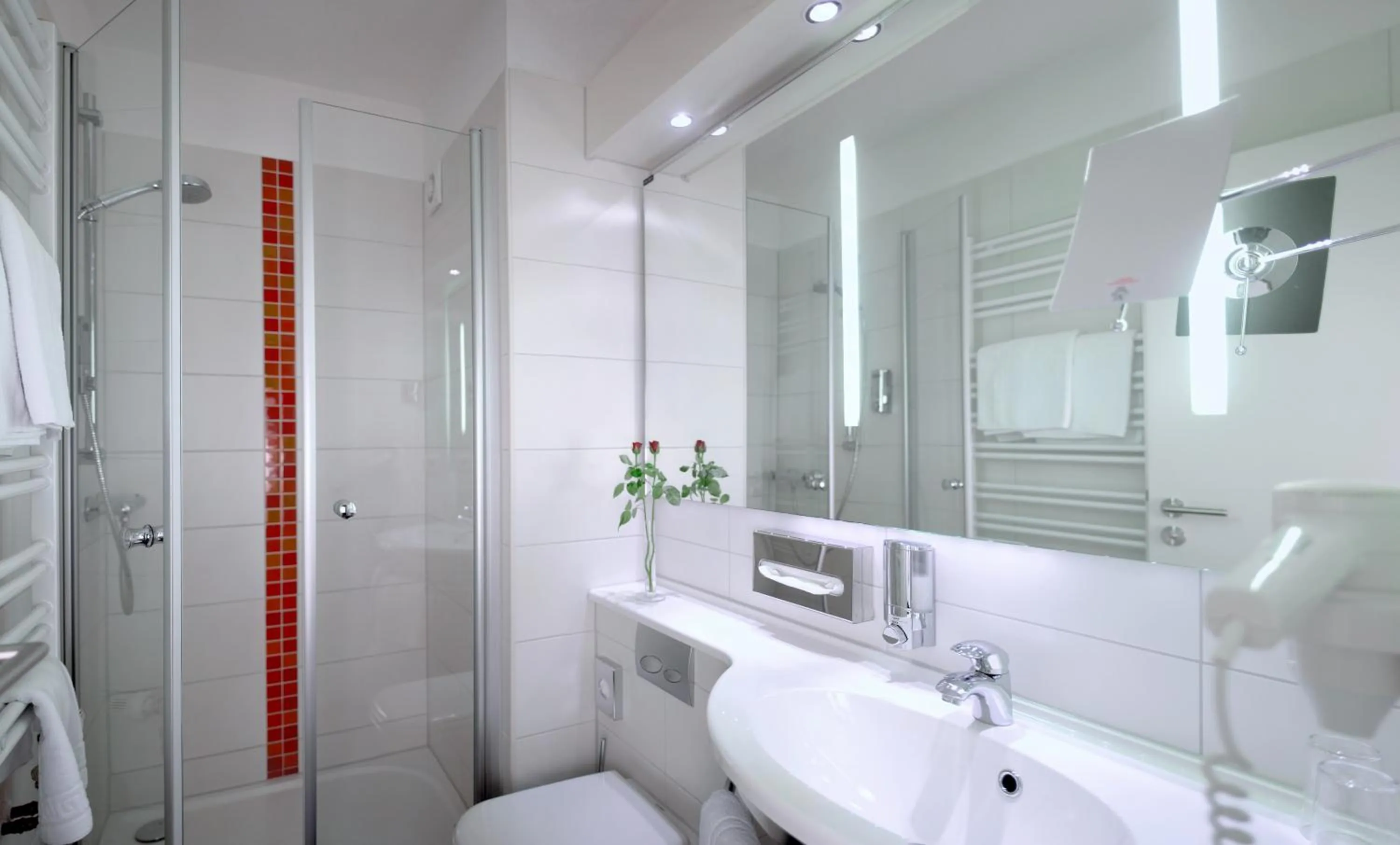 Shower in Hotel Bavaria Oldenburg