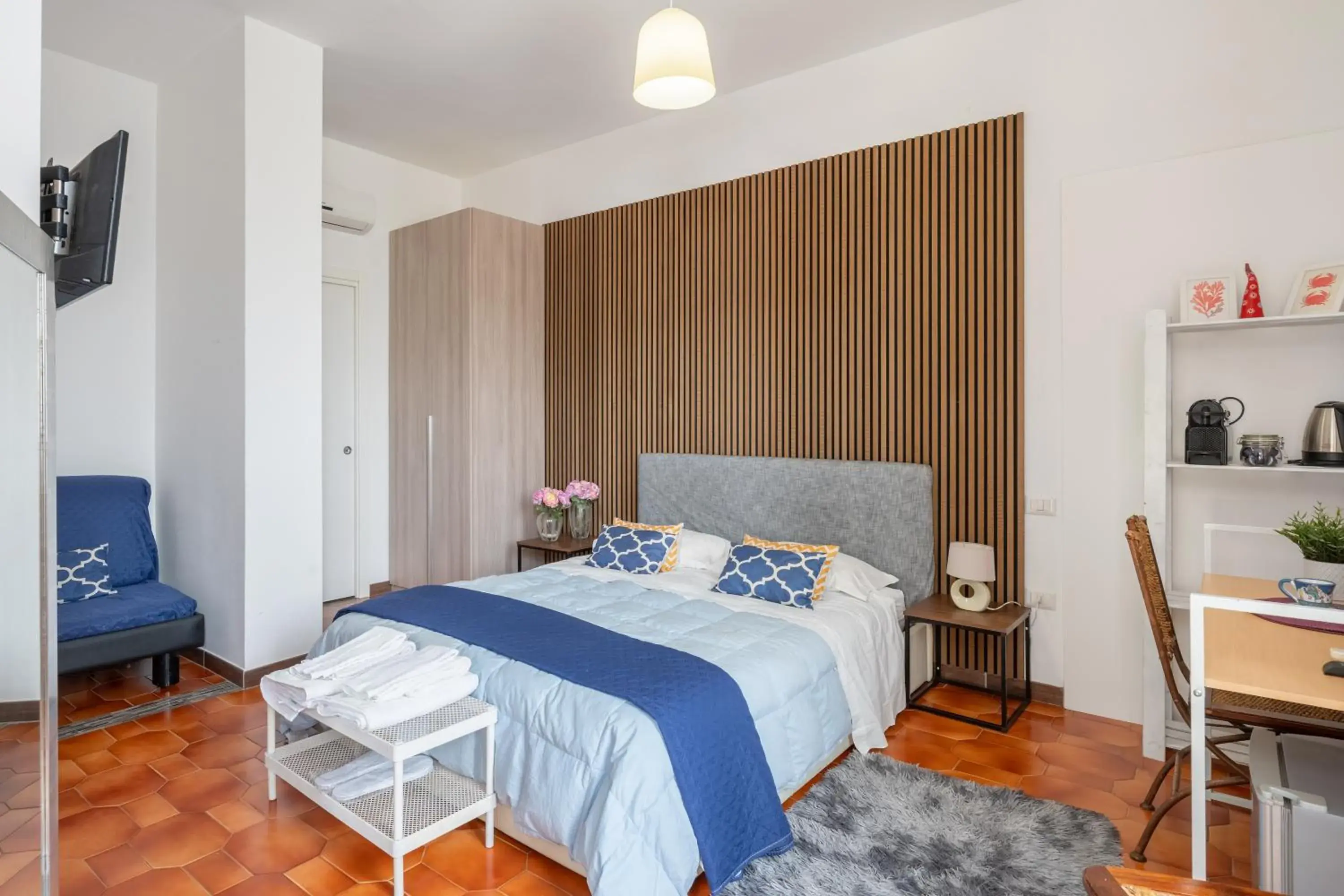 Double Room with Patio in B&B Vera's Home Pompei Double Room with Patio in B&B Vera's Home Pompei