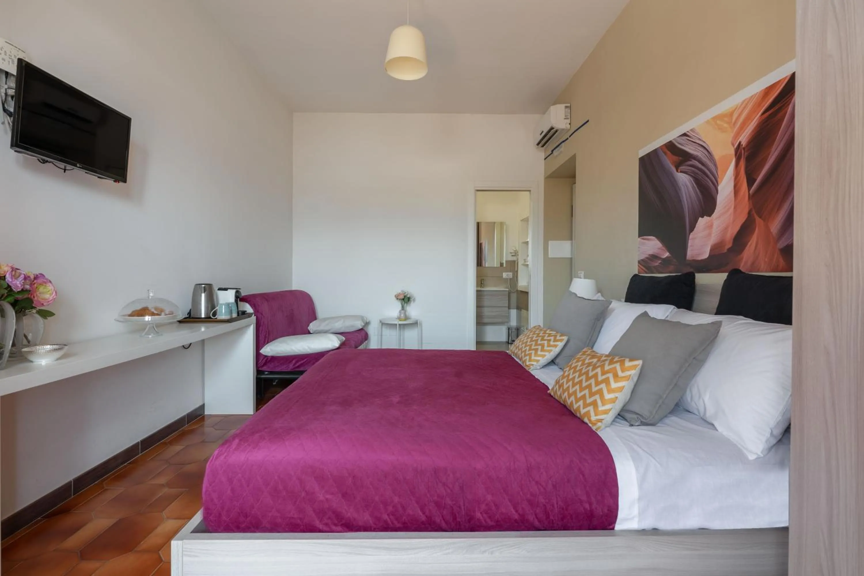 Photo of the whole room, Bed in B&B Vera's Home Pompei