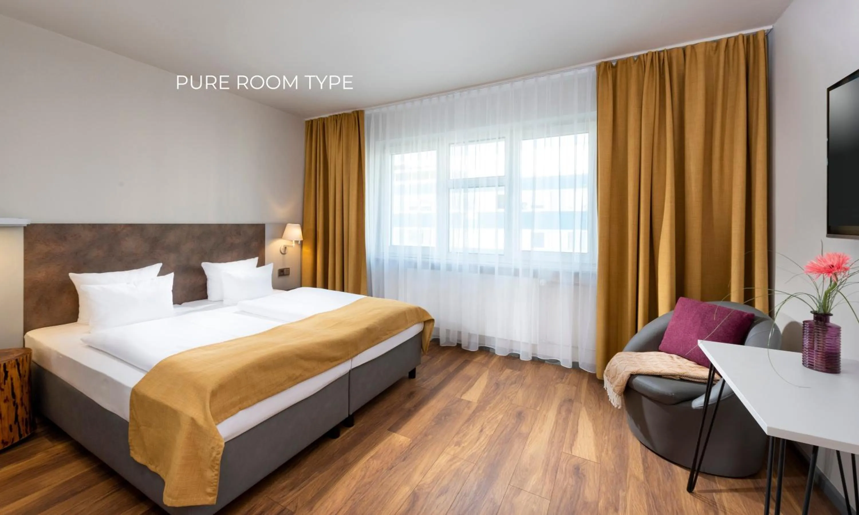 Photo of the whole room, Bed in SORAT Hotel Berlin