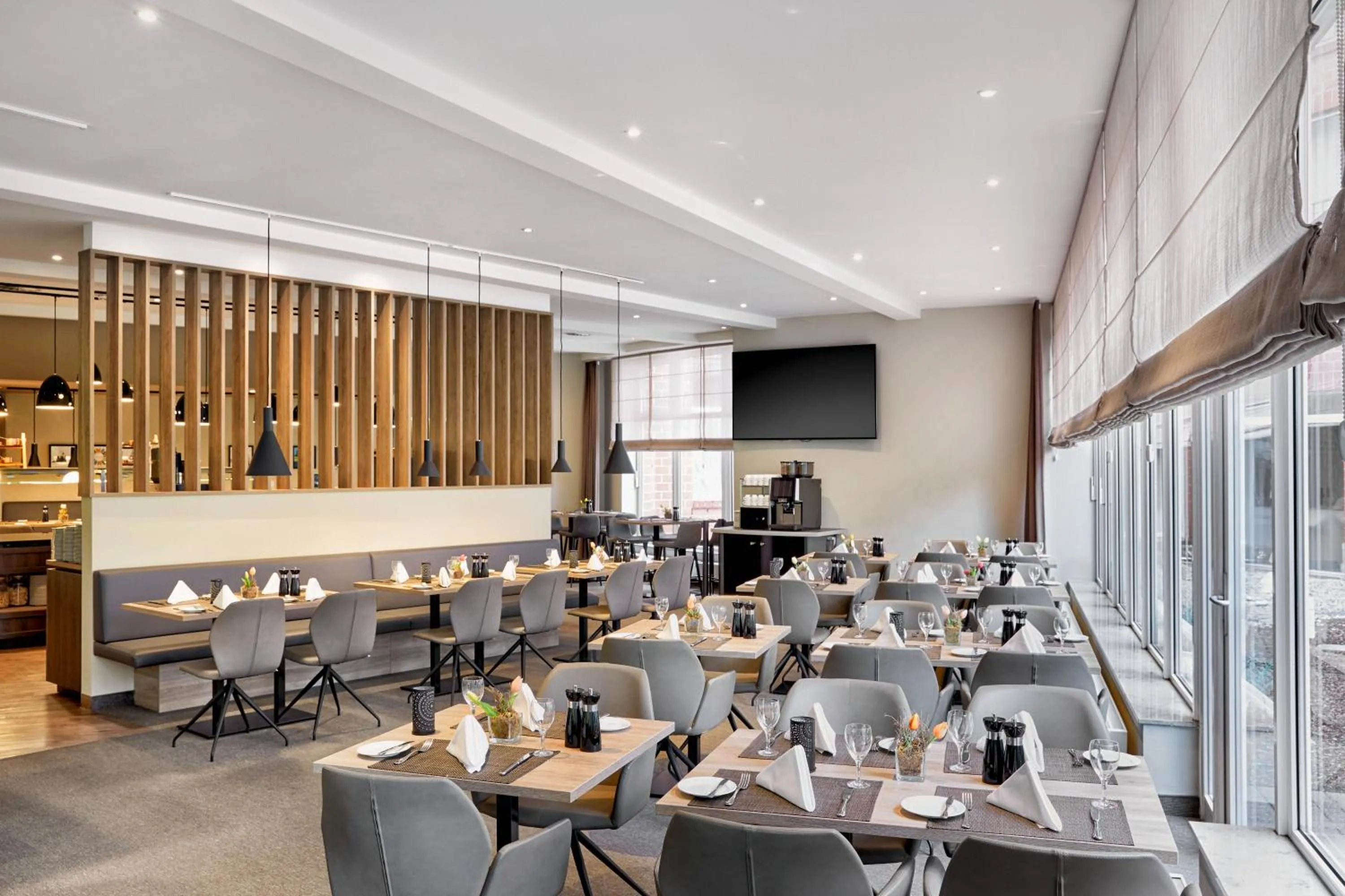 Restaurant/places to eat in H+ Hotel Köln Hürth