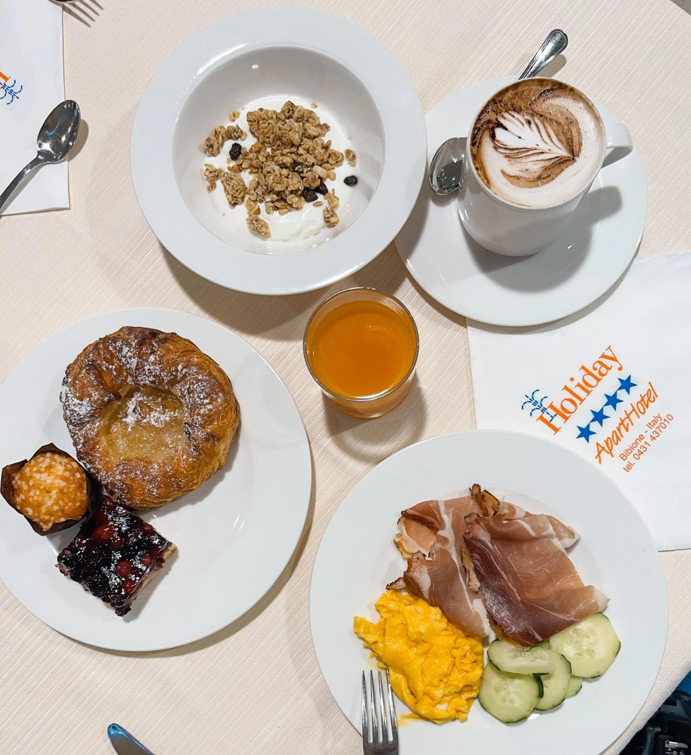 Food and drinks in Aparthotel Holiday