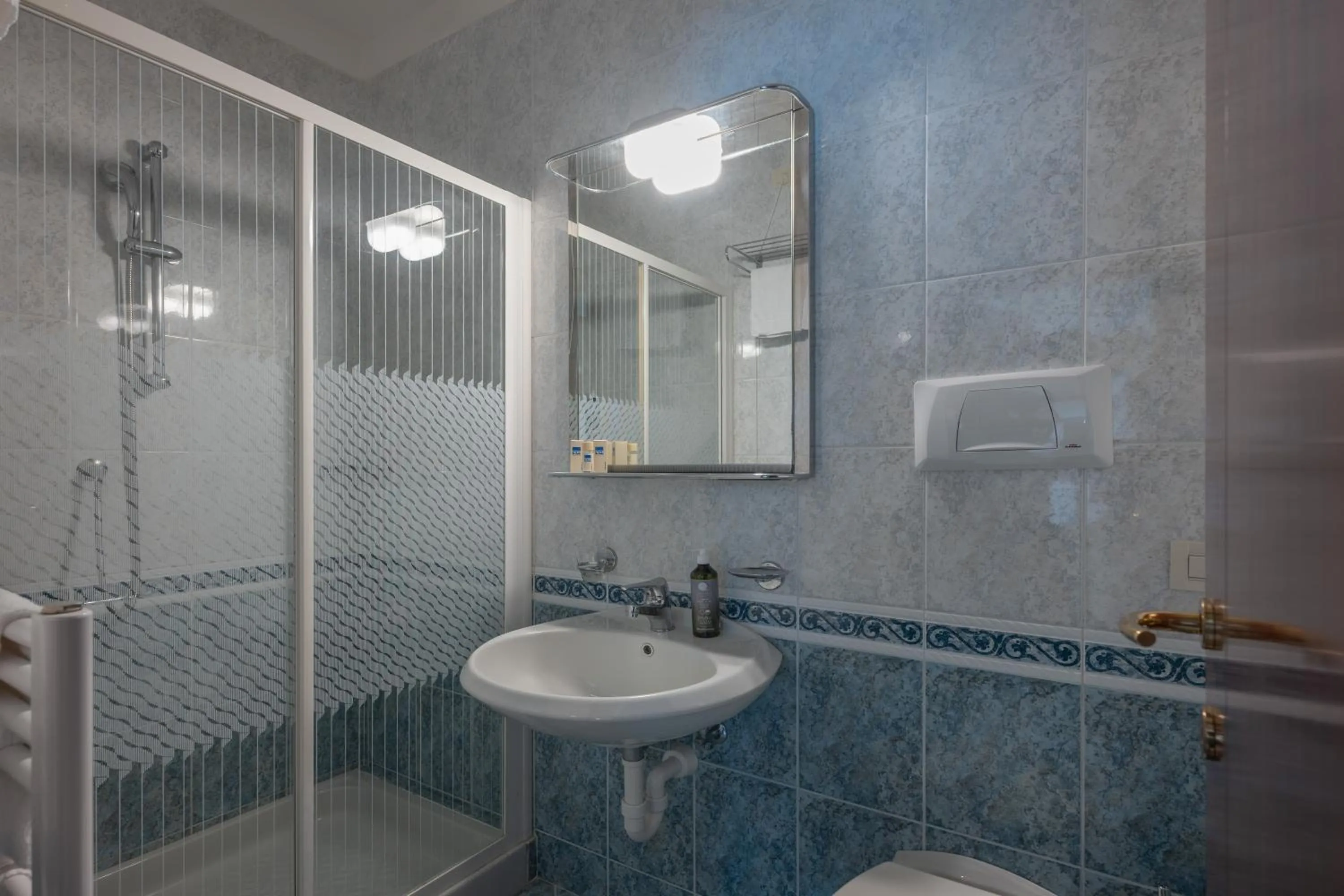 Bathroom in Aparthotel Holiday