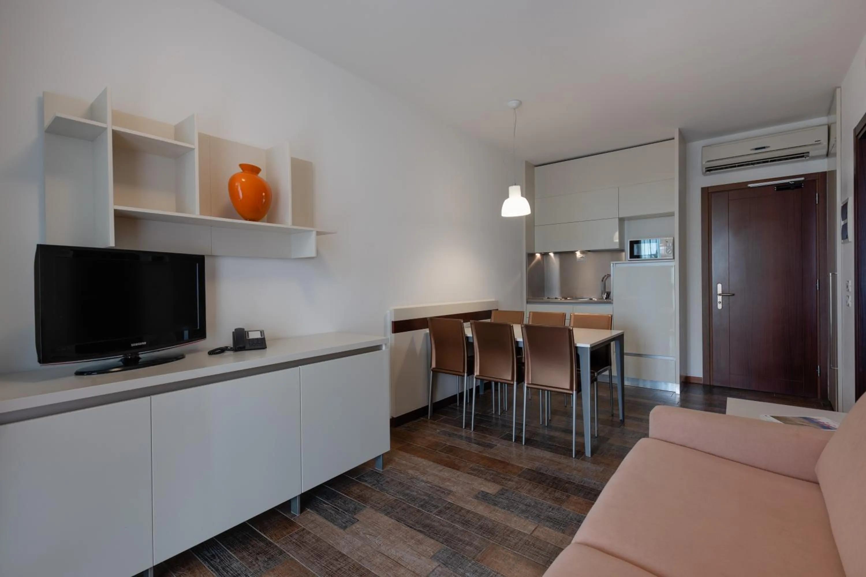 Kitchen or kitchenette in Aparthotel Holiday