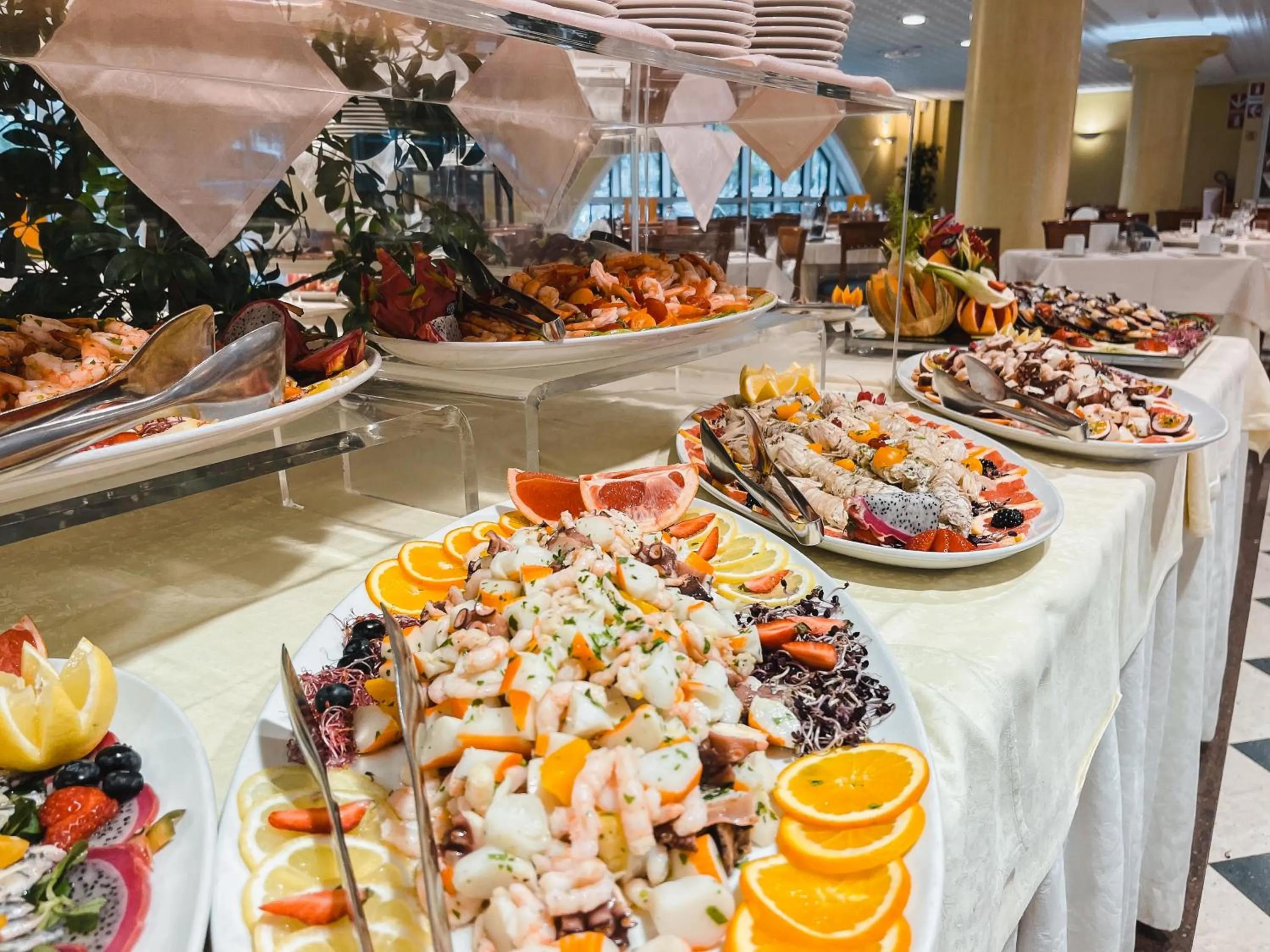 Food and drinks in Aparthotel Holiday