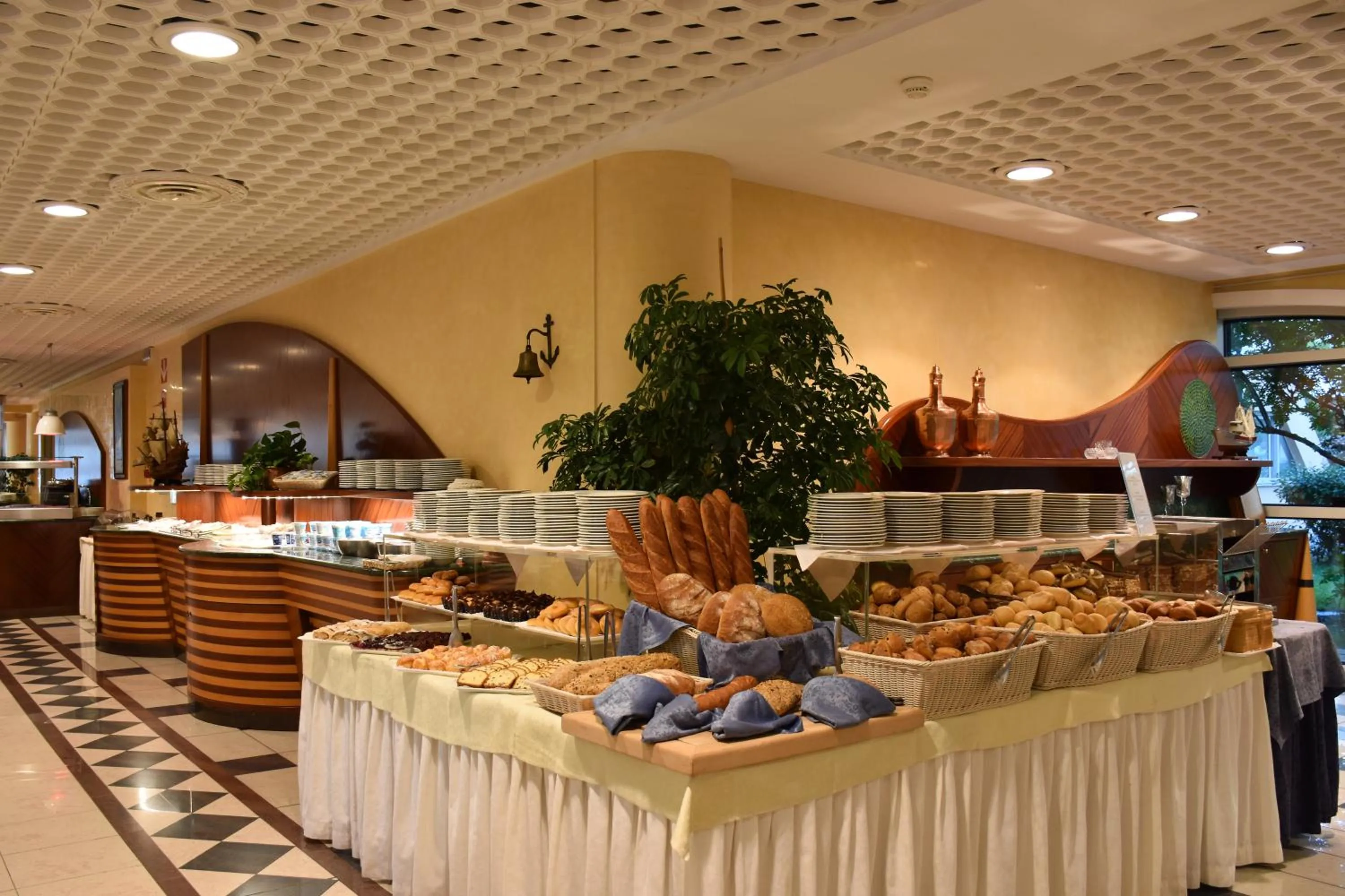 People in Aparthotel Holiday