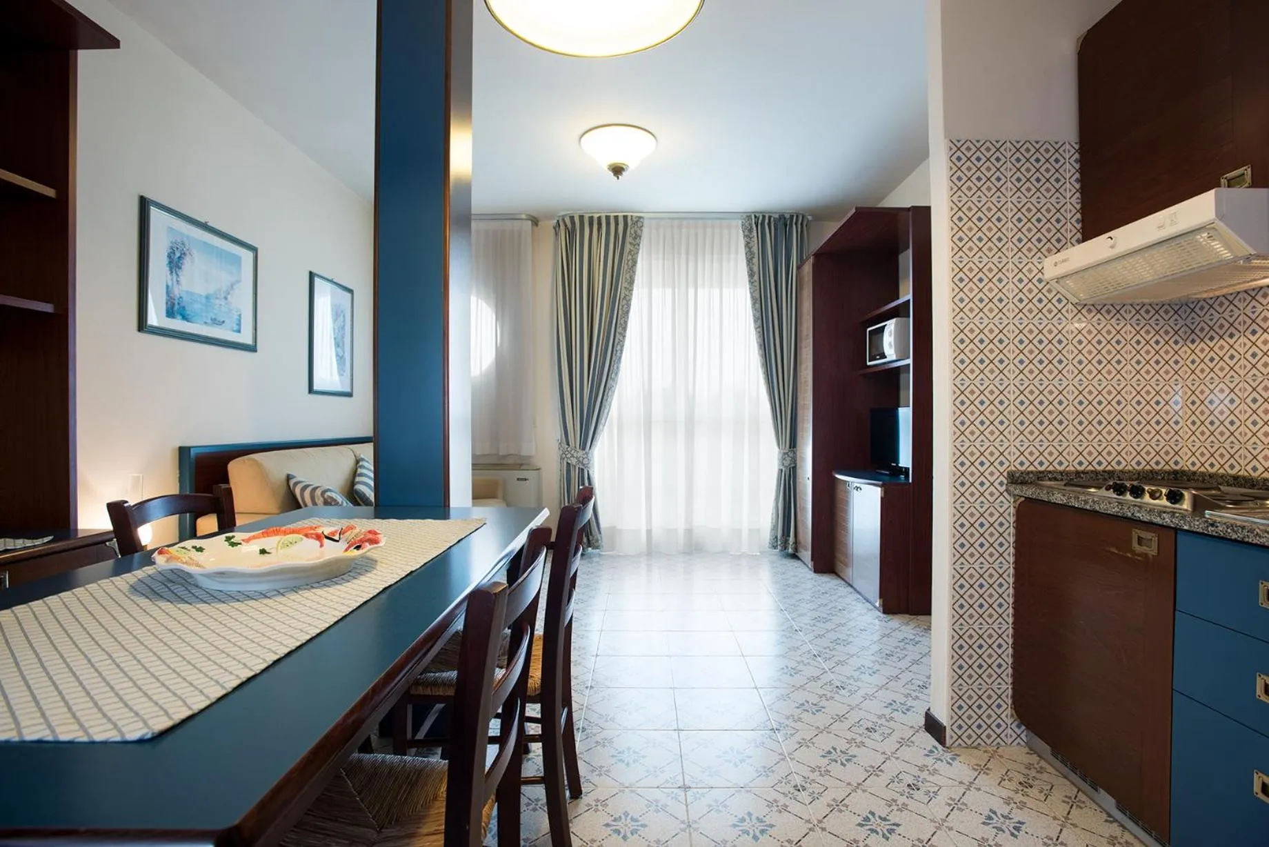 Kitchen or kitchenette in Aparthotel Holiday