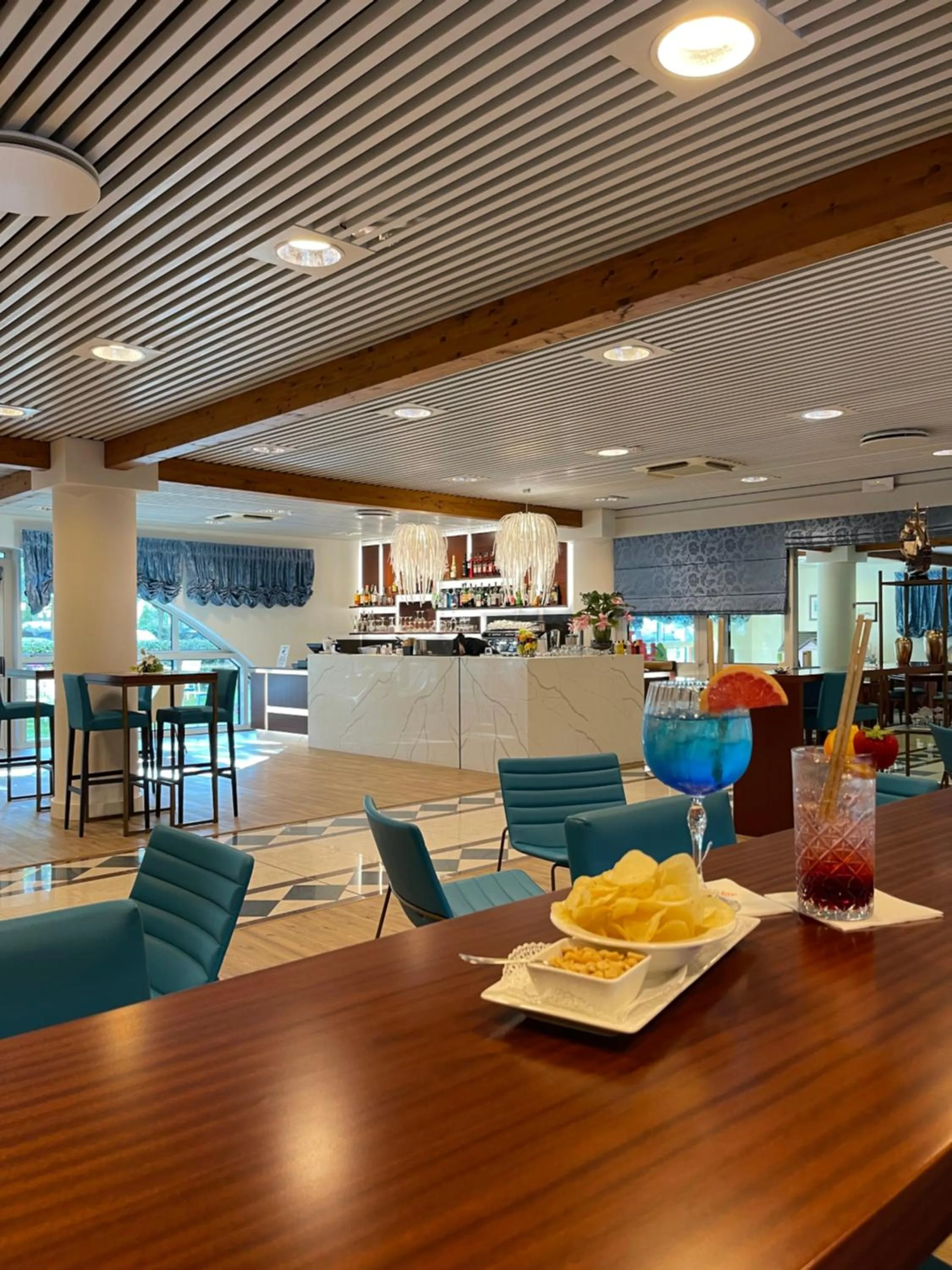 Restaurant/places to eat in Aparthotel Holiday