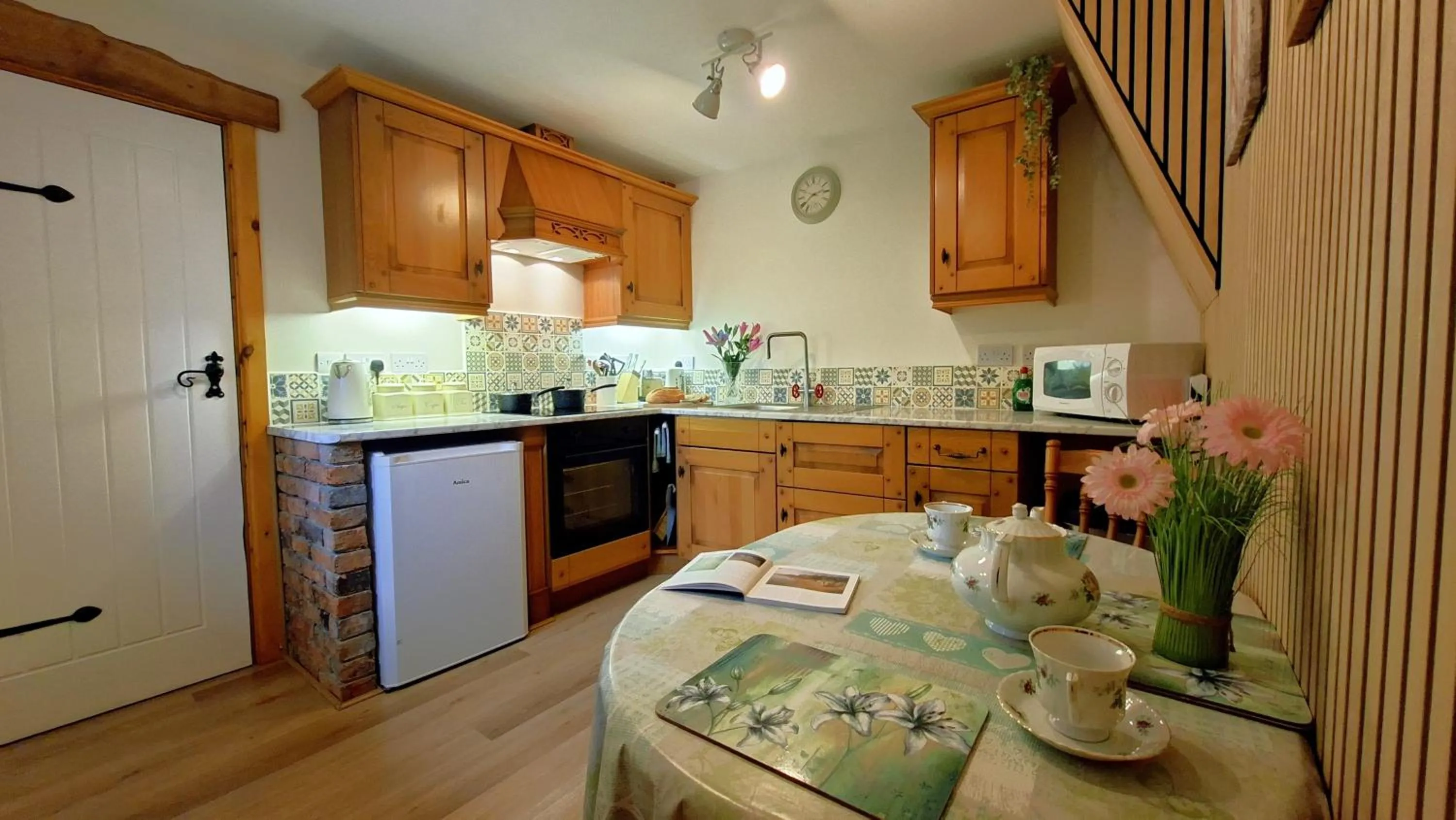 Wesley House Holidays - Choice of 2 Quirky Cottages in 4 private acres