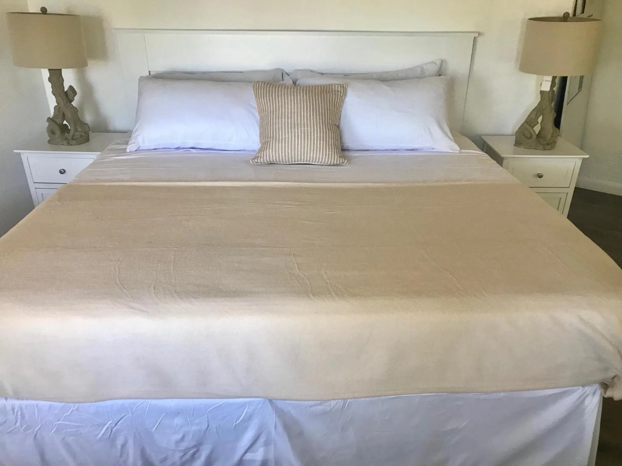 Bed in The Sunset Cove and Rainbow Room