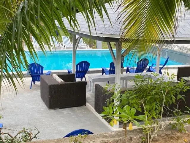 Swimming pool in The Sunset Cove and Rainbow Room Swimming pool in The Sunset Cove and Rainbow Room