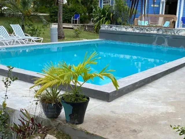 Swimming pool in The Sunset Cove and Rainbow Room Swimming pool in The Sunset Cove and Rainbow Room