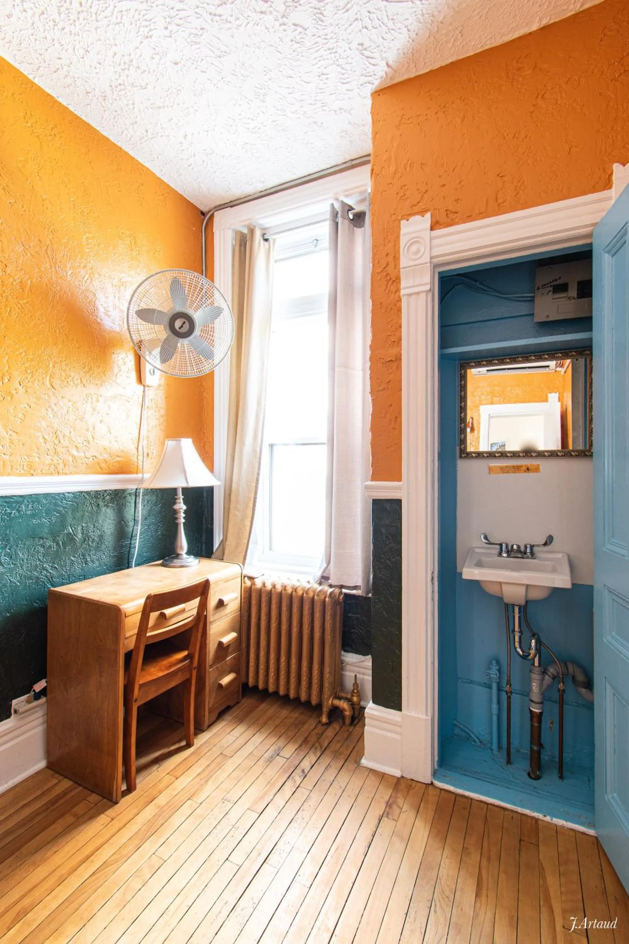 Toilet in Auberge du Plateau