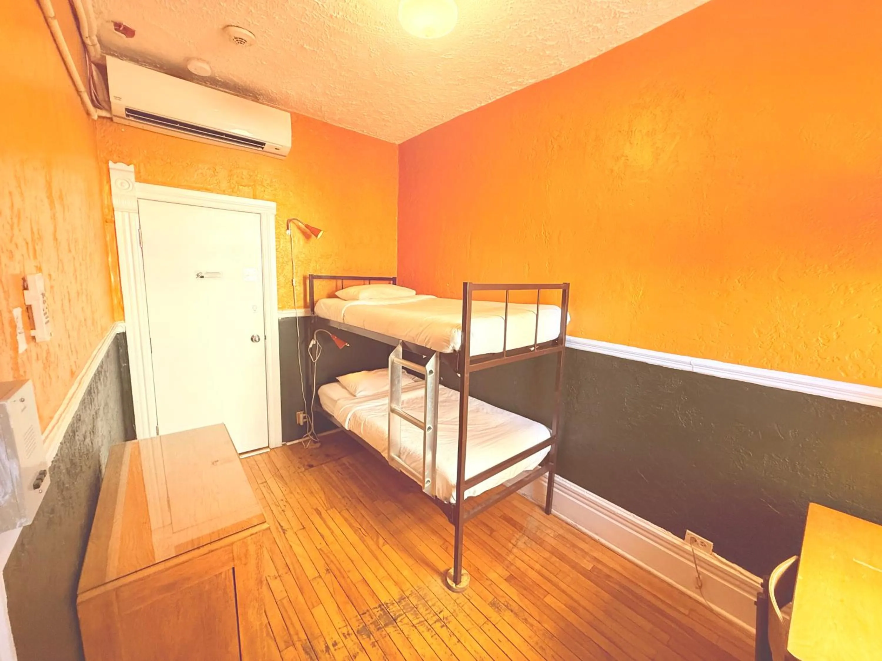 Bedroom, Bed in Auberge du Plateau