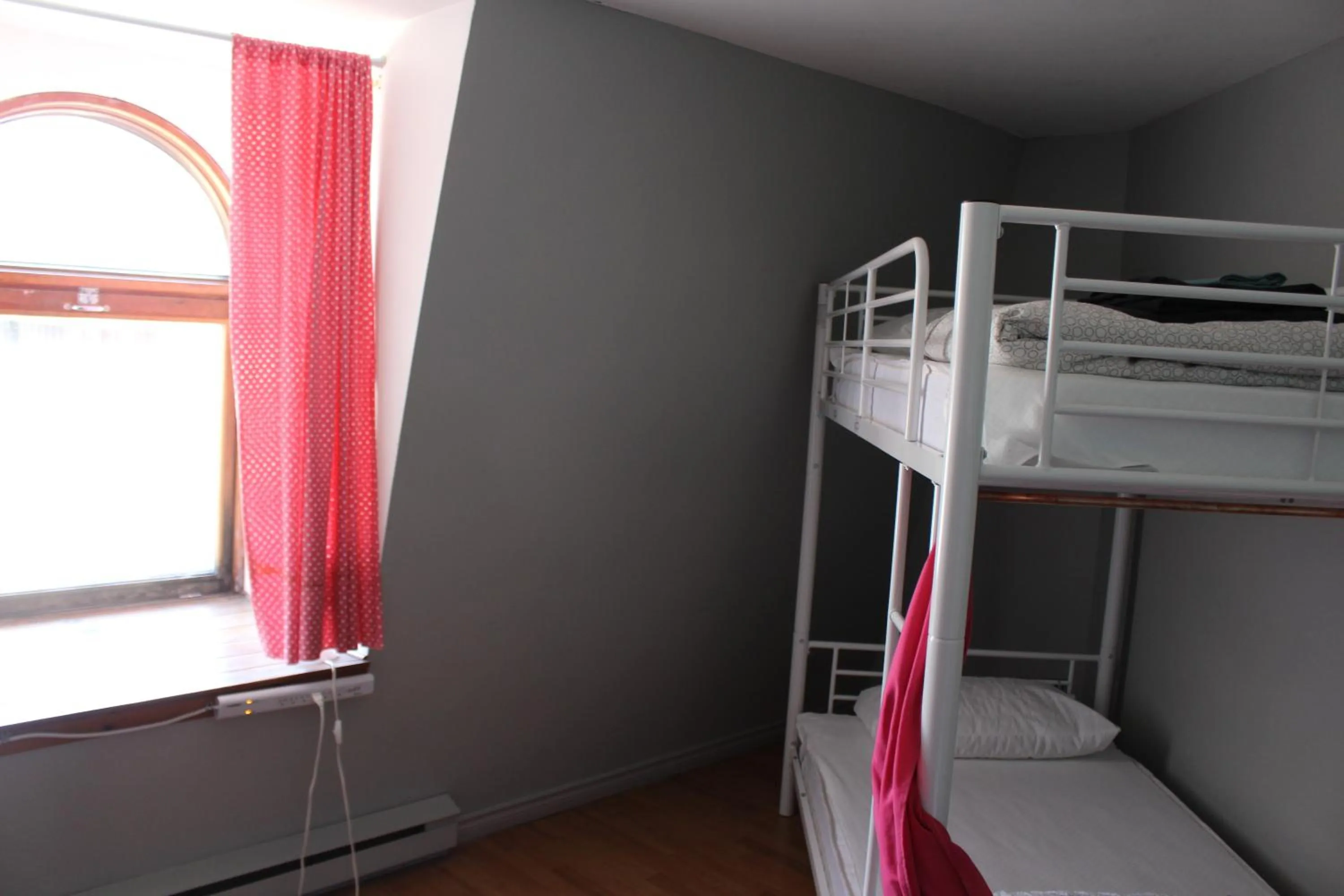 bunk bed, Bed in Auberge Alternative