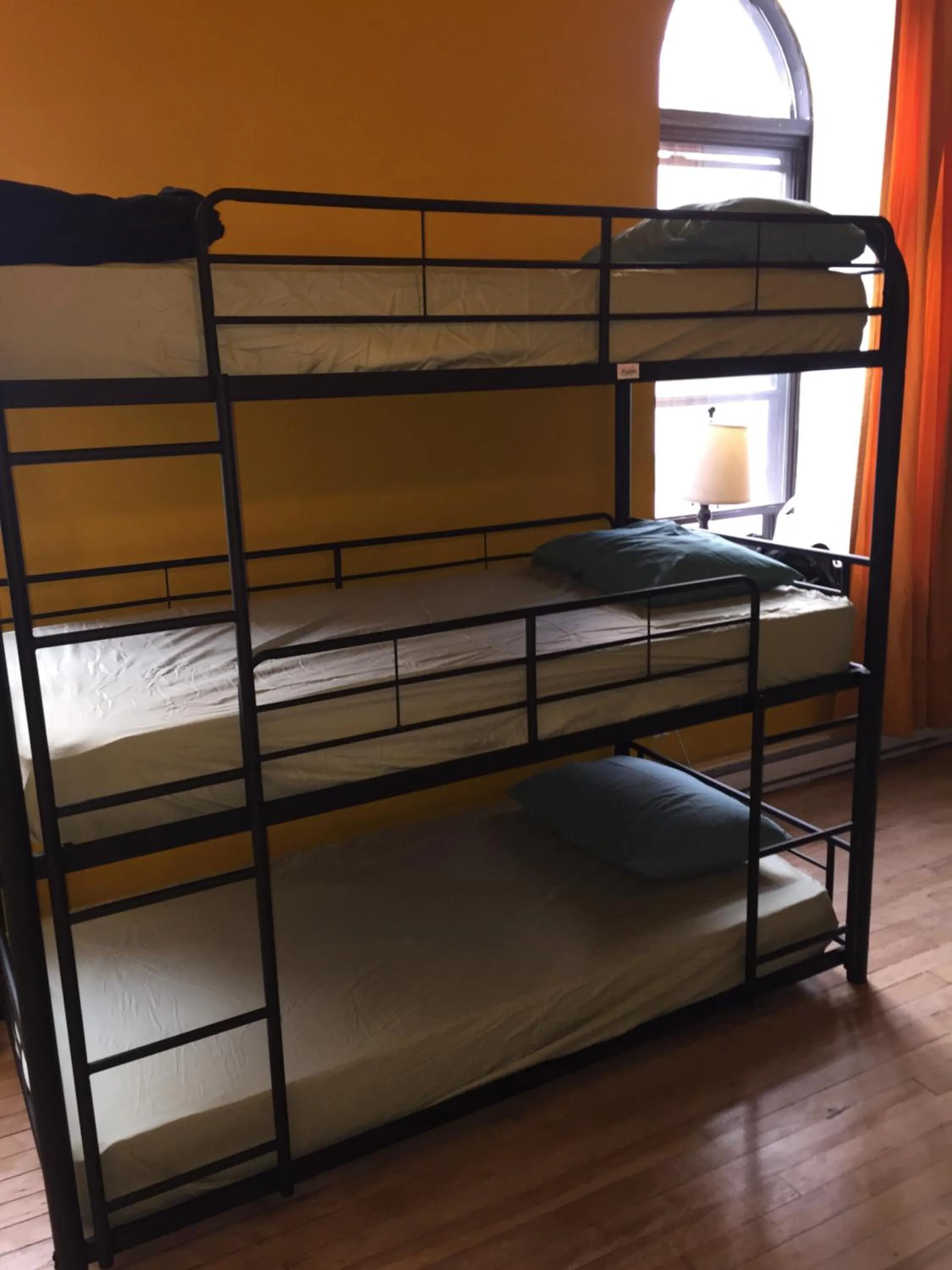 bunk bed, Bed in Auberge Alternative