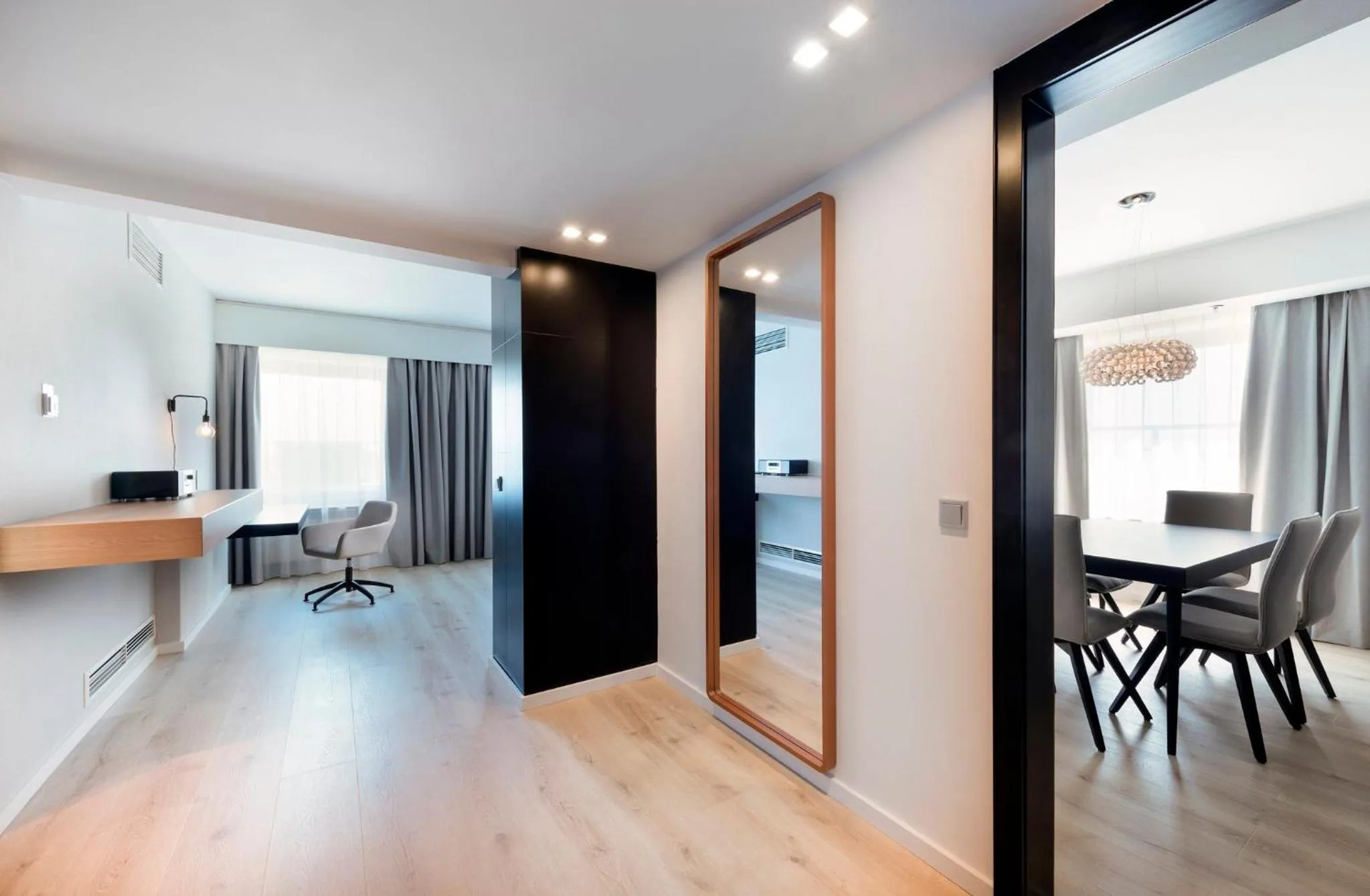 Photo of the whole room in Crowne Plaza Düsseldorf - Neuss by IHG