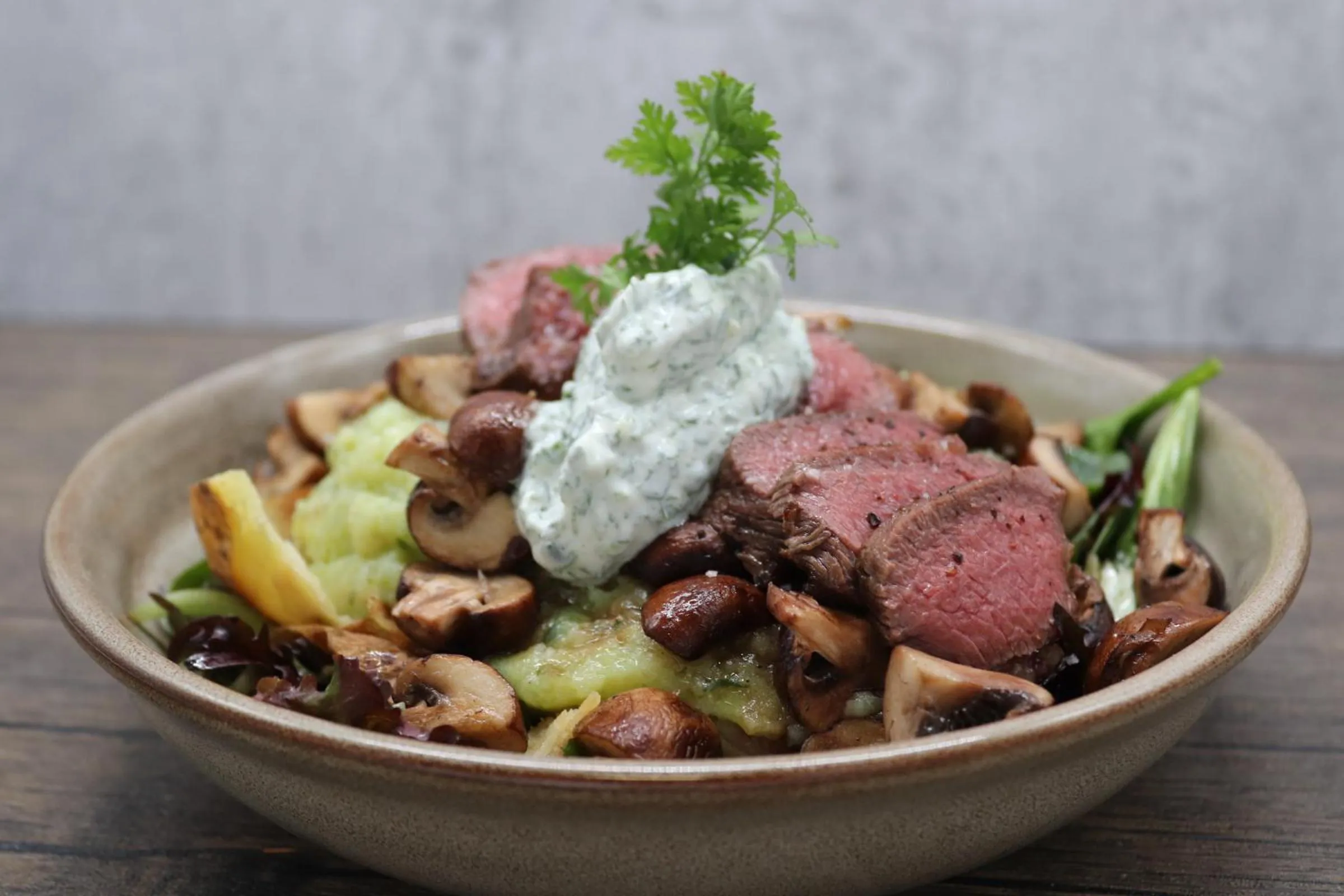 Restaurant/places to eat in Crowne Plaza Düsseldorf - Neuss by IHG