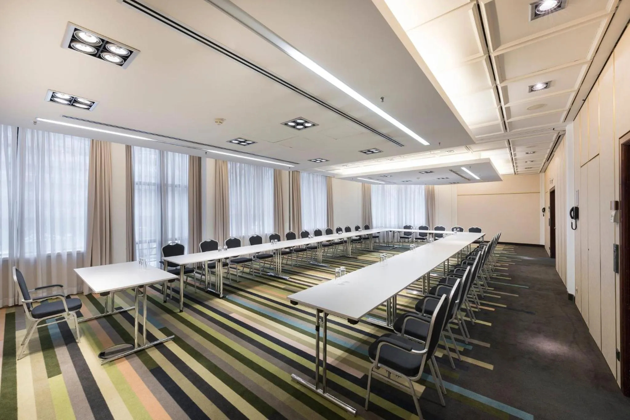 Meeting/conference room in Crowne Plaza Düsseldorf - Neuss by IHG