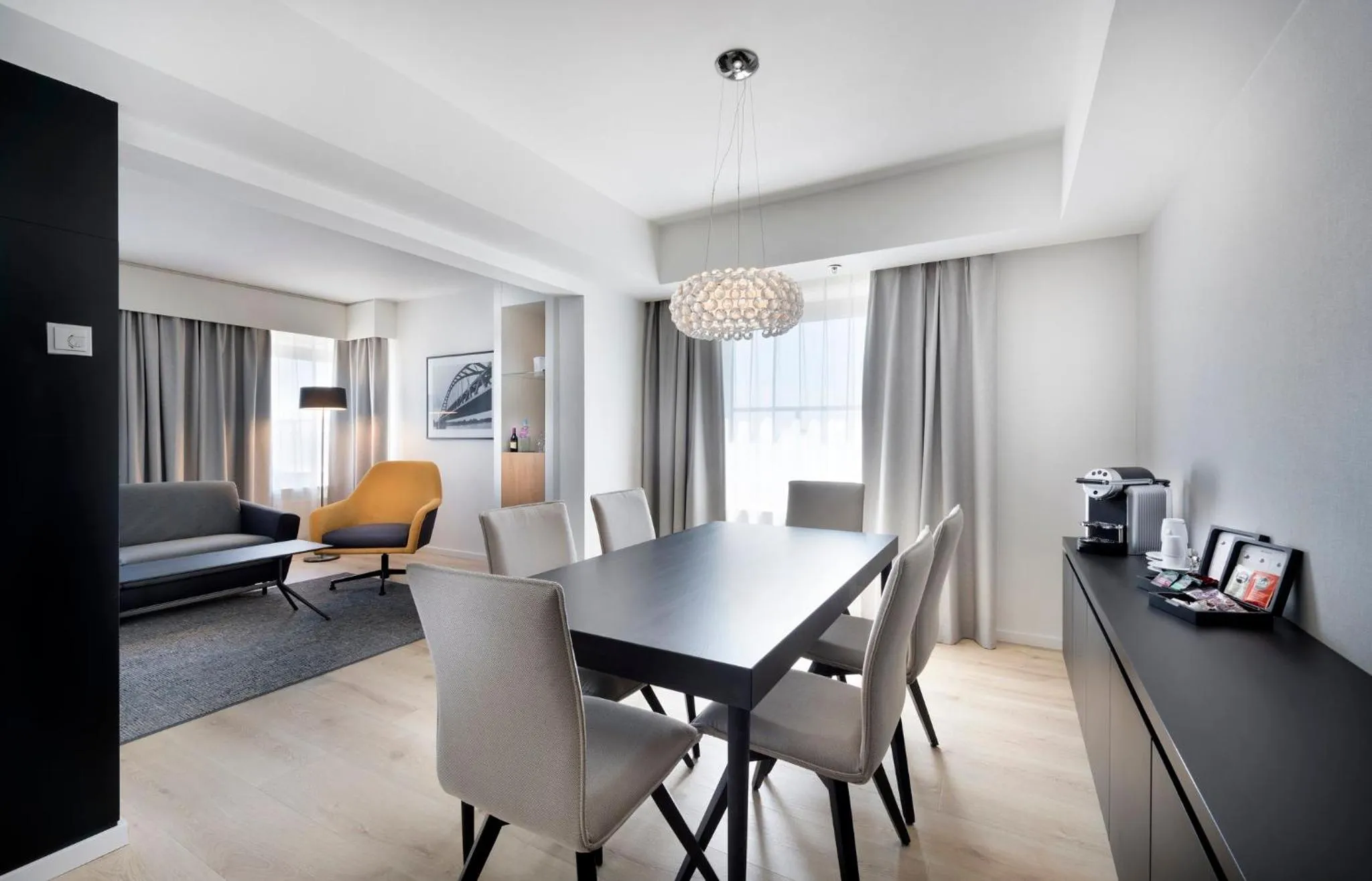 Photo of the whole room in Crowne Plaza Düsseldorf - Neuss by IHG