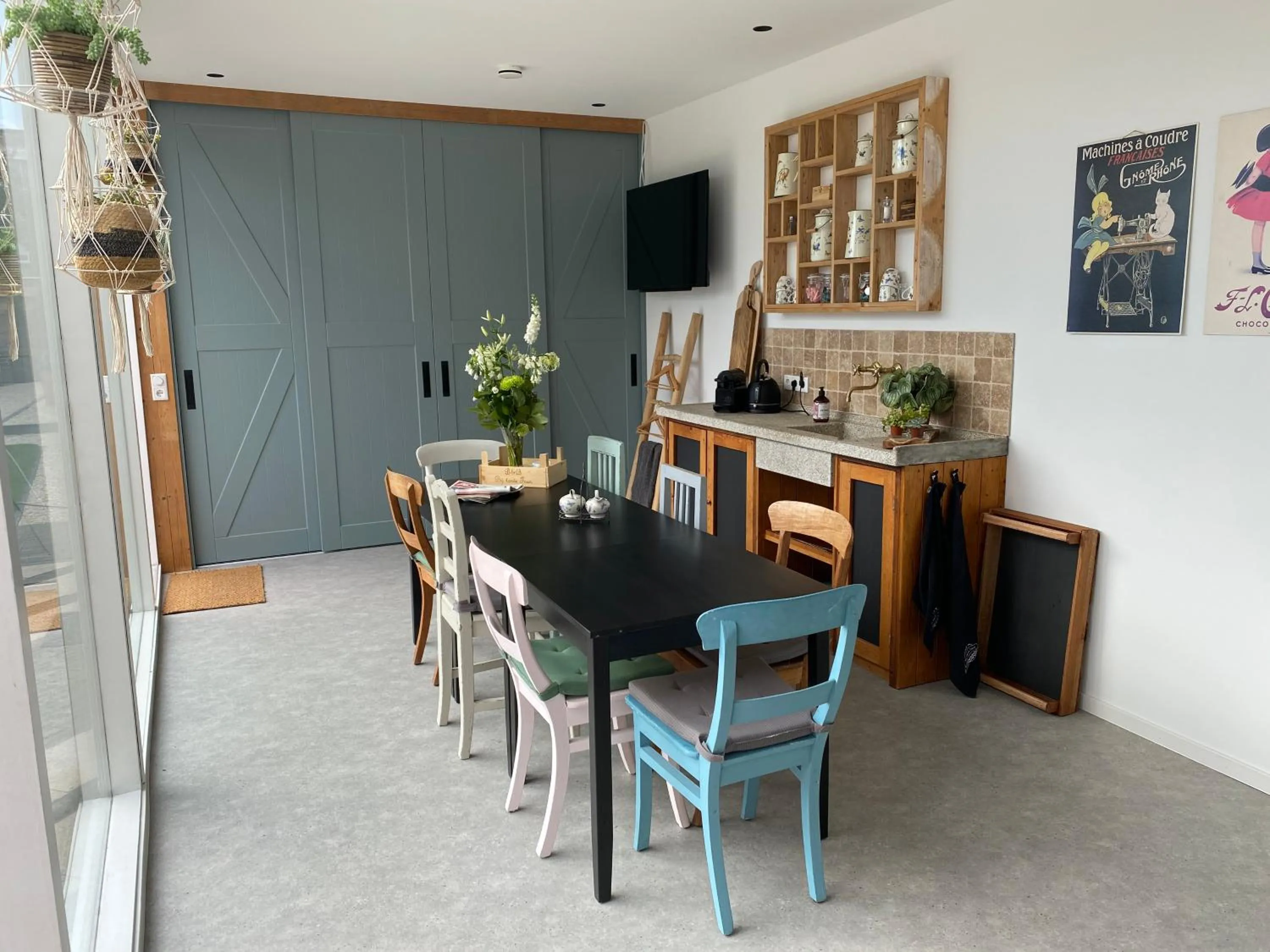 Dining area in B&B Bij tante Teun