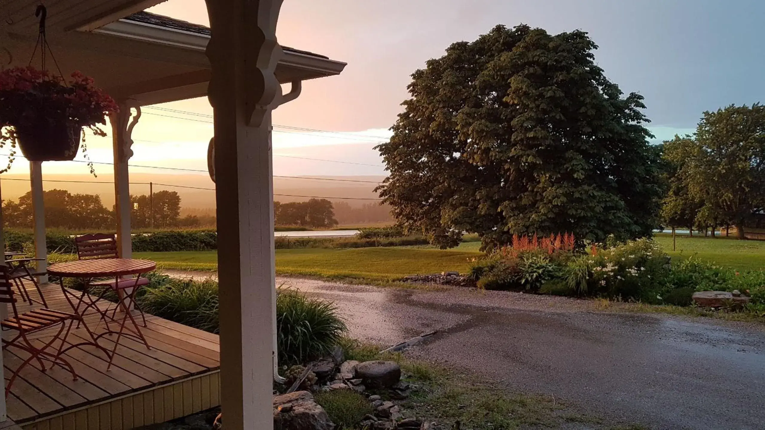Double Room with Shared Bathroom in Gîte Au Blanc Marronnier Double Room with Shared Bathroom in Gîte Au Blanc Marronnier