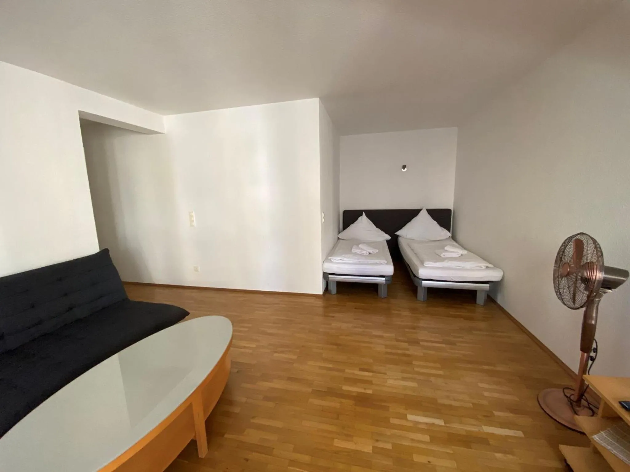 Seating area, Bed in Avalon Bed & Breakfast Themen/- Nichtraucherhotel