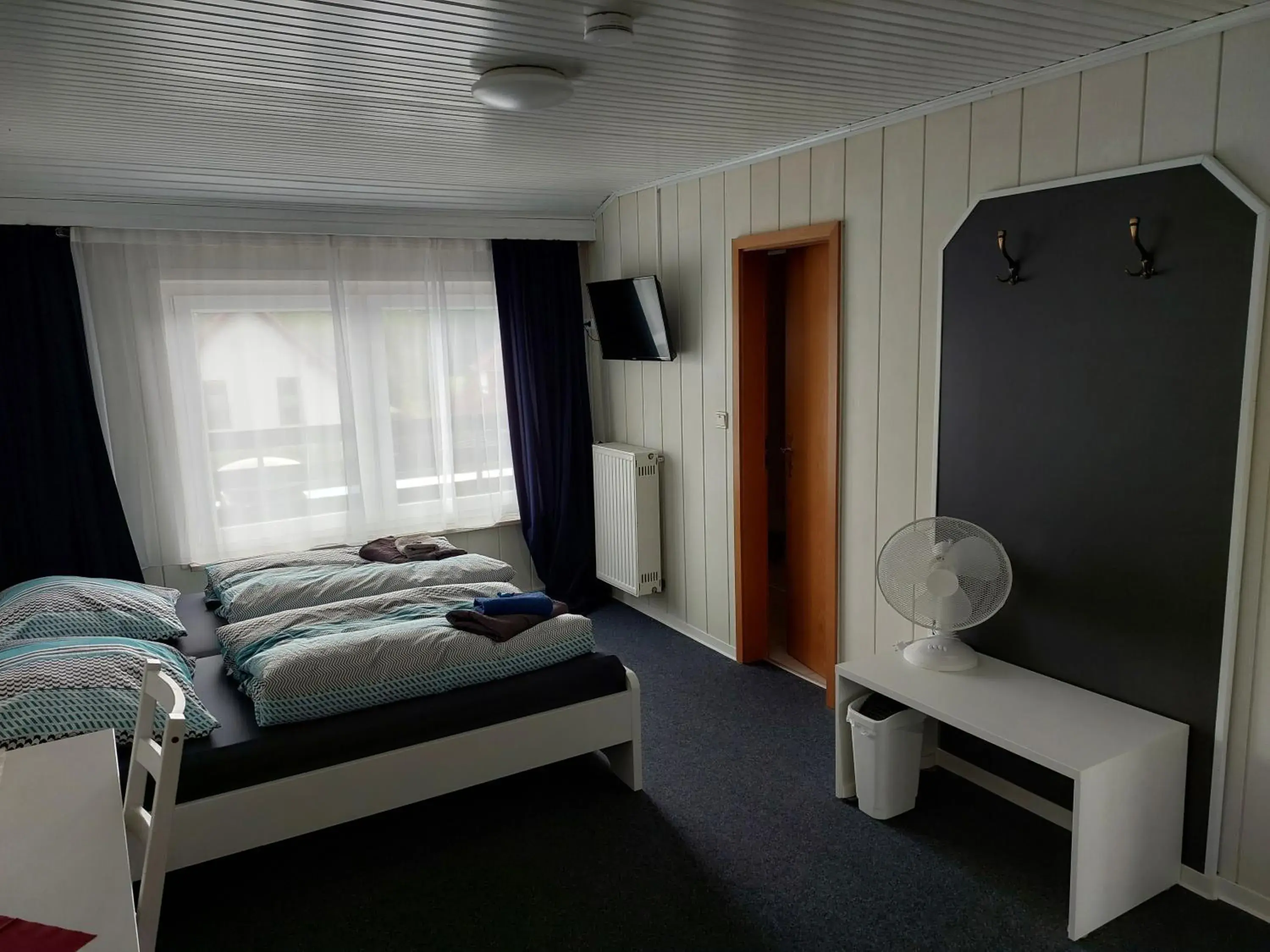 Twin Room with Bathroom - single occupancy in Landhaus Luttum Twin Room with Bathroom - single occupancy in Landhaus Luttum