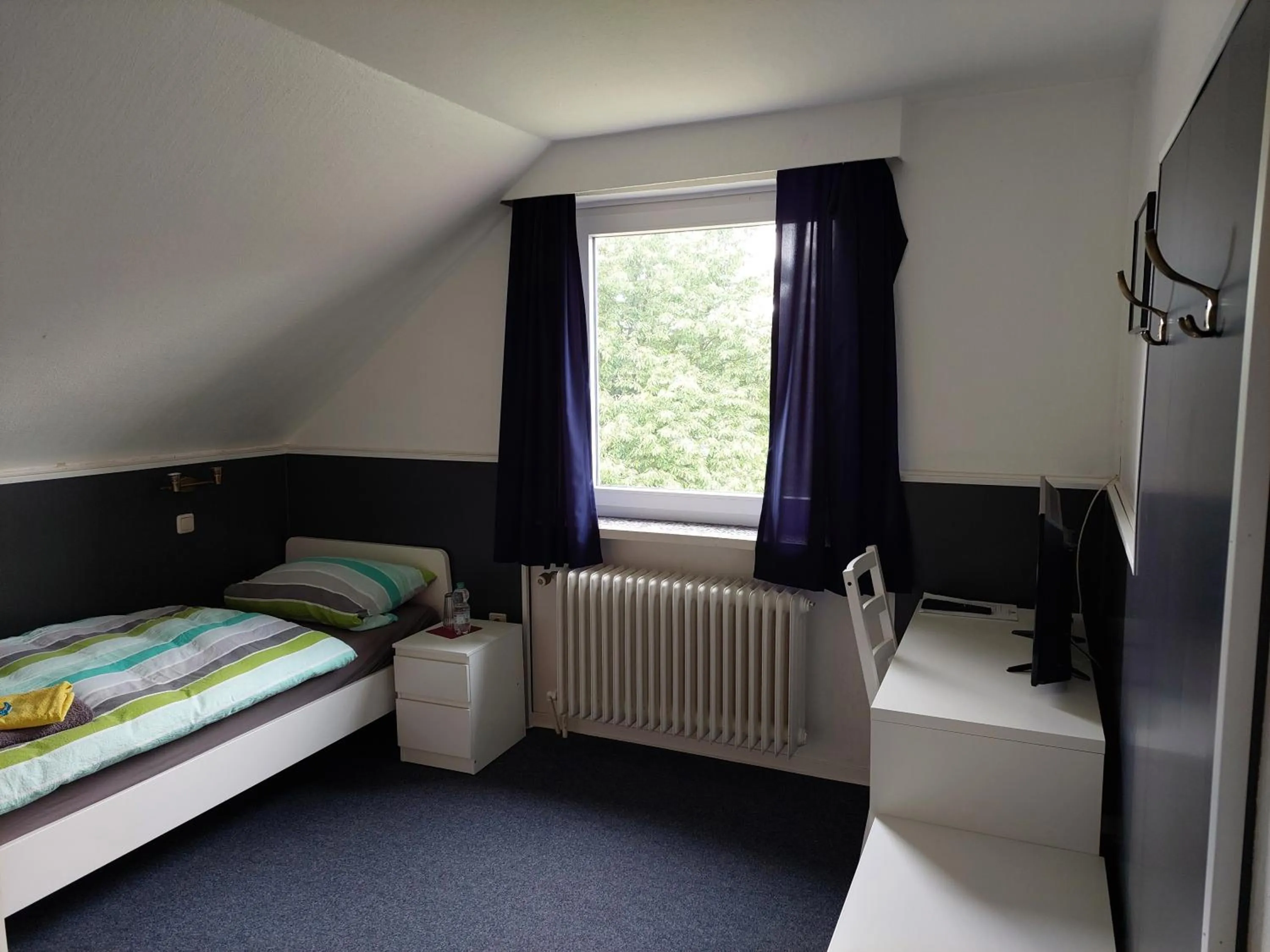 Single Room with Bathroom - single occupancy in Landhaus Luttum