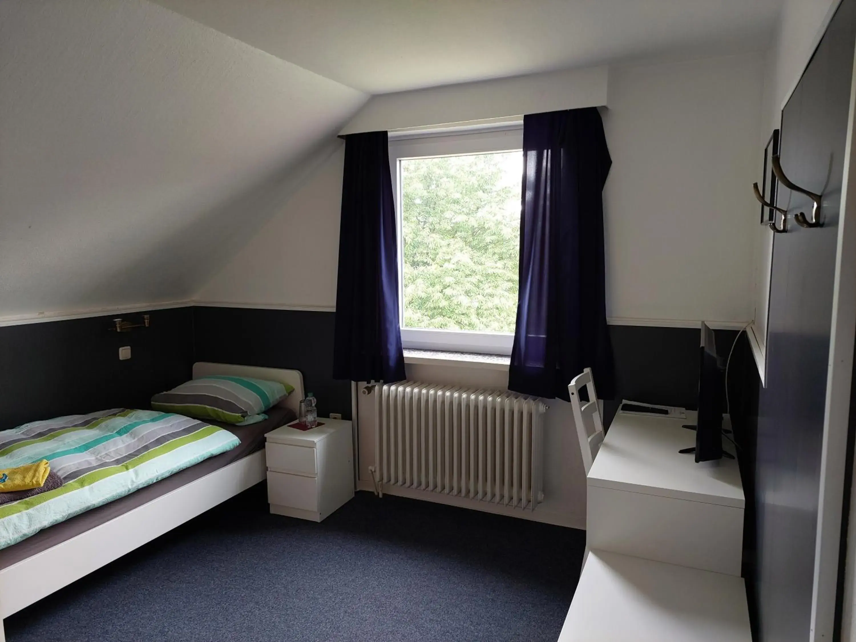 Single Room with Bathroom - single occupancy in Landhaus Luttum Single Room with Bathroom - single occupancy in Landhaus Luttum