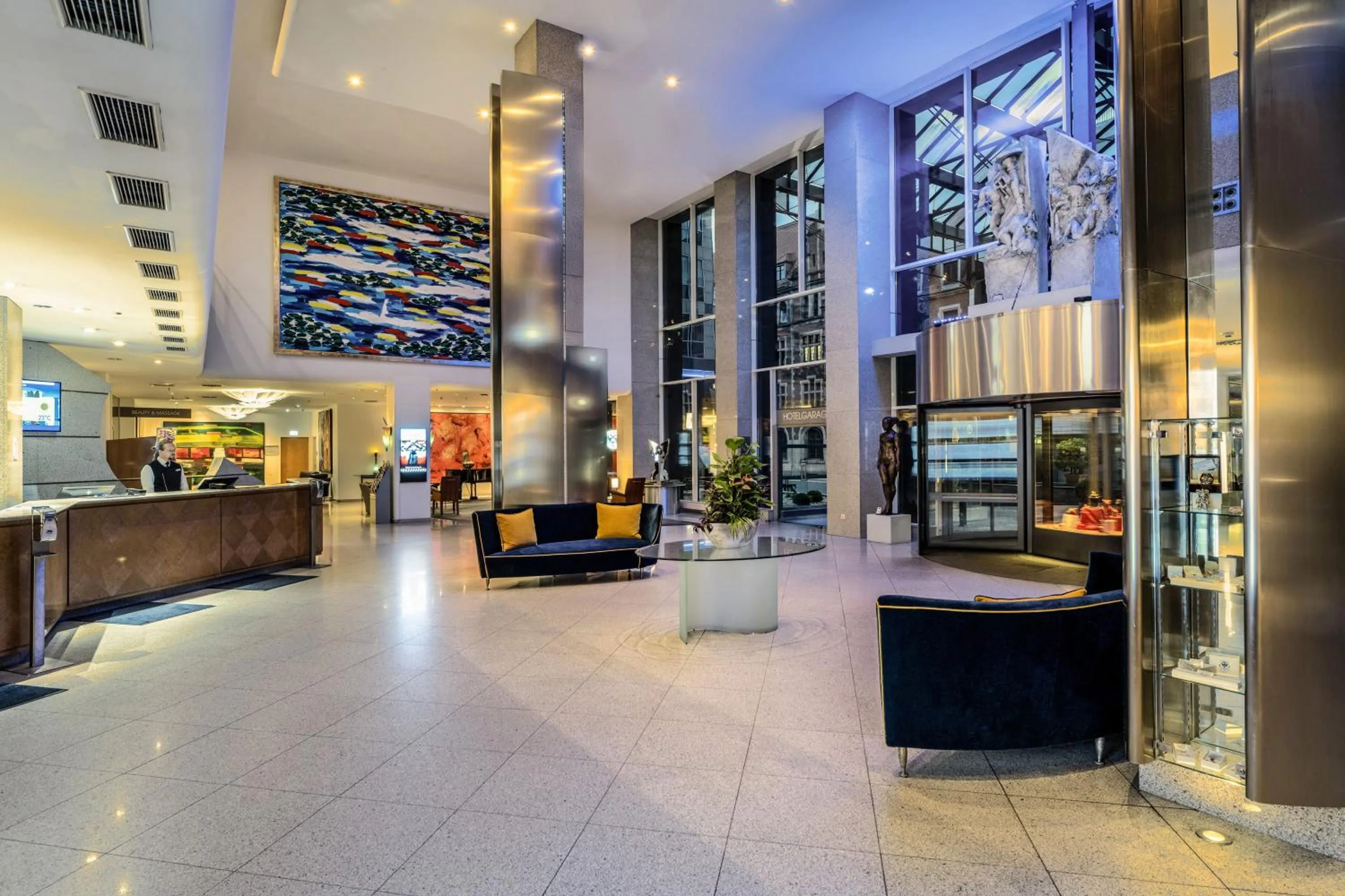 Lobby or reception in Maritim proArte Hotel Berlin