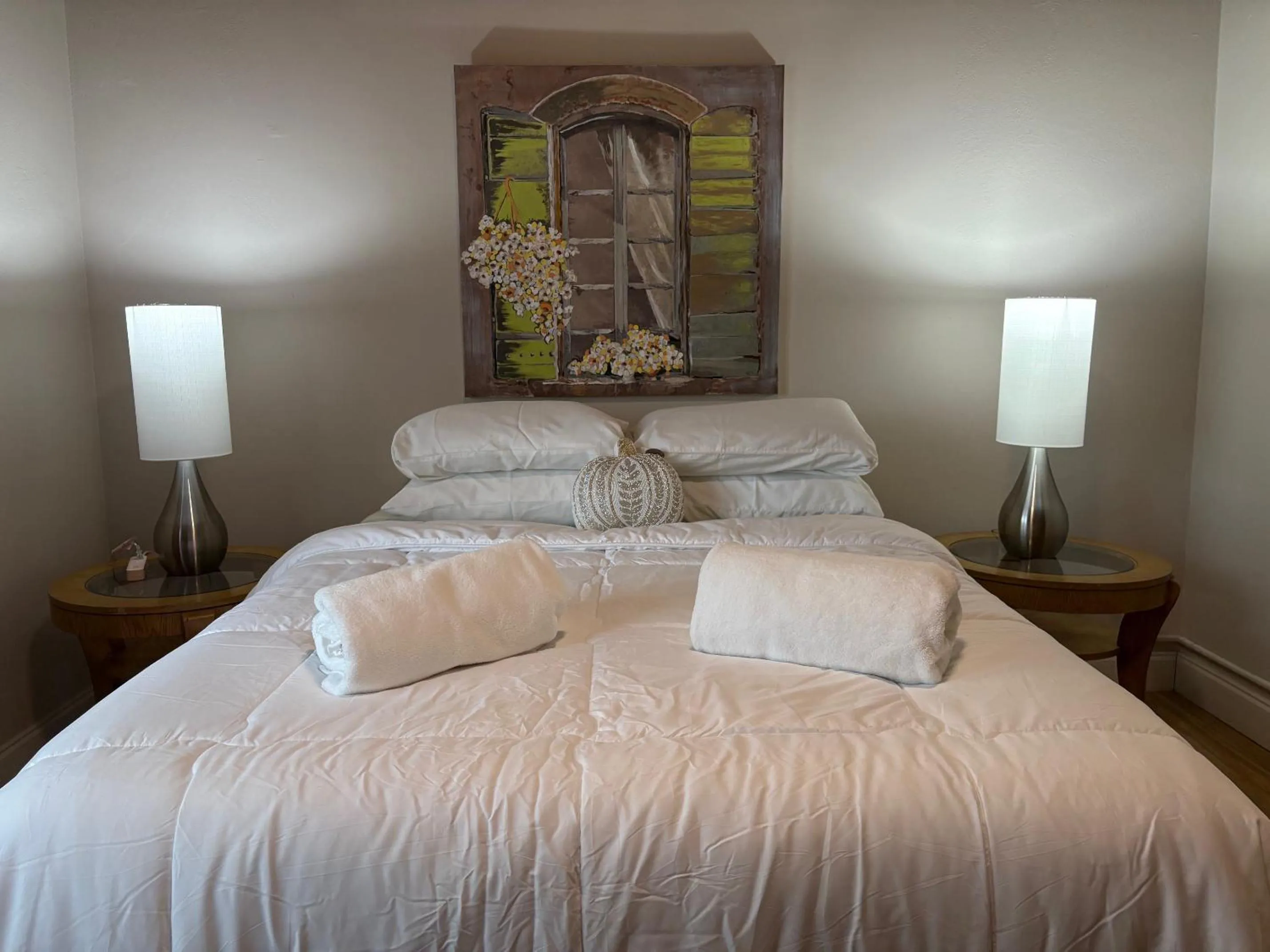 Bedroom, Bed in Palm Beach Mermaid