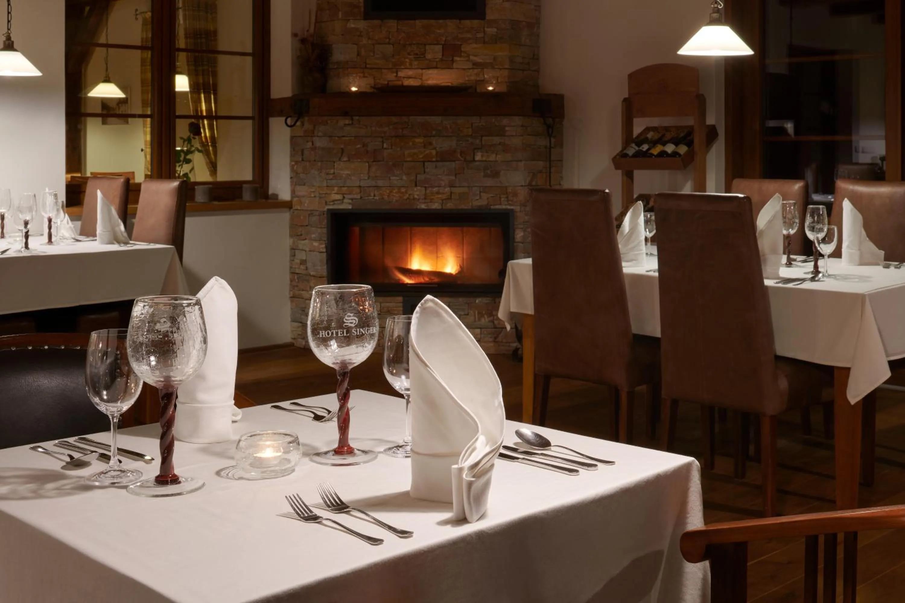 Restaurant/places to eat in Hotel Singer