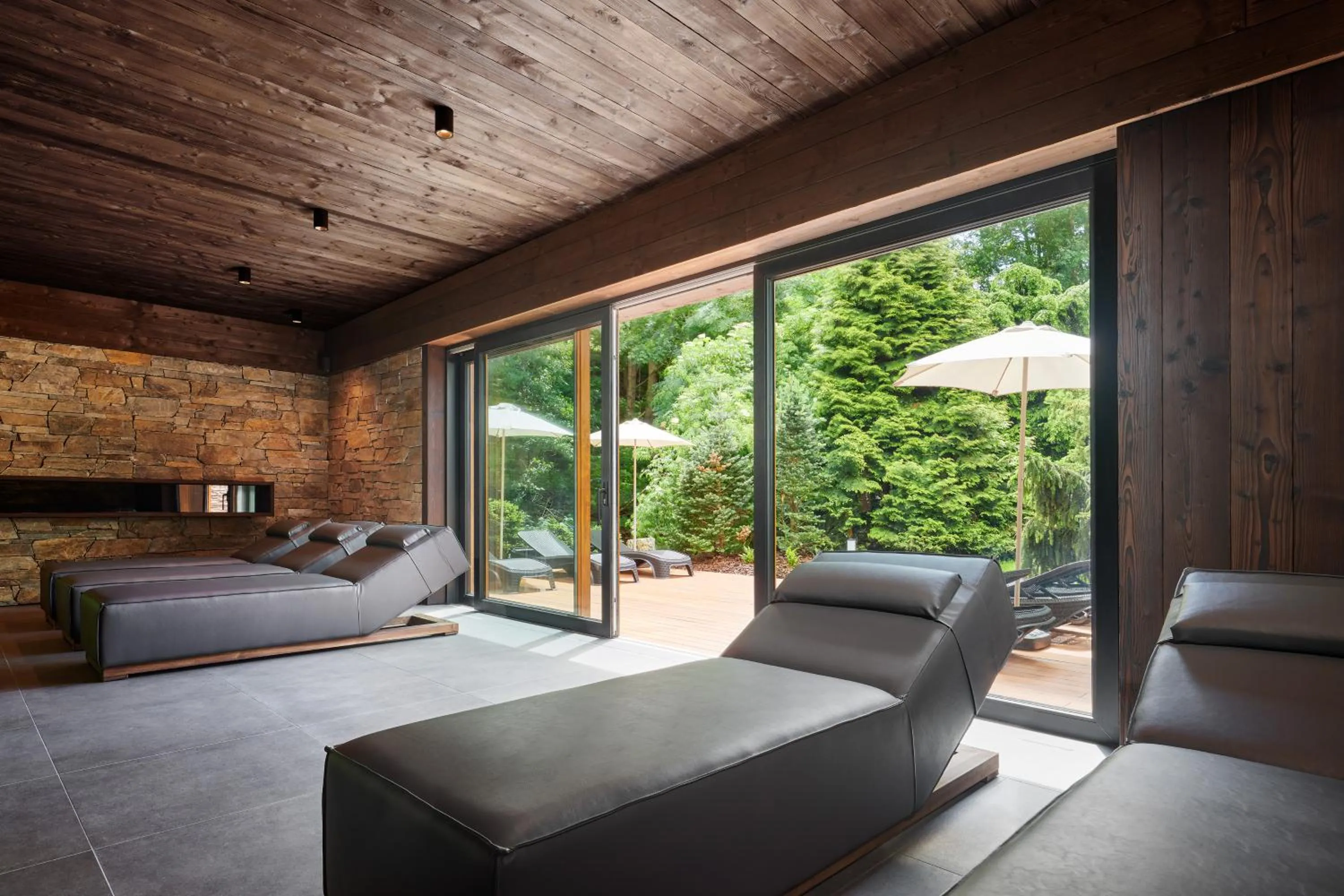 Swimming pool, Bed in Hotel Singer