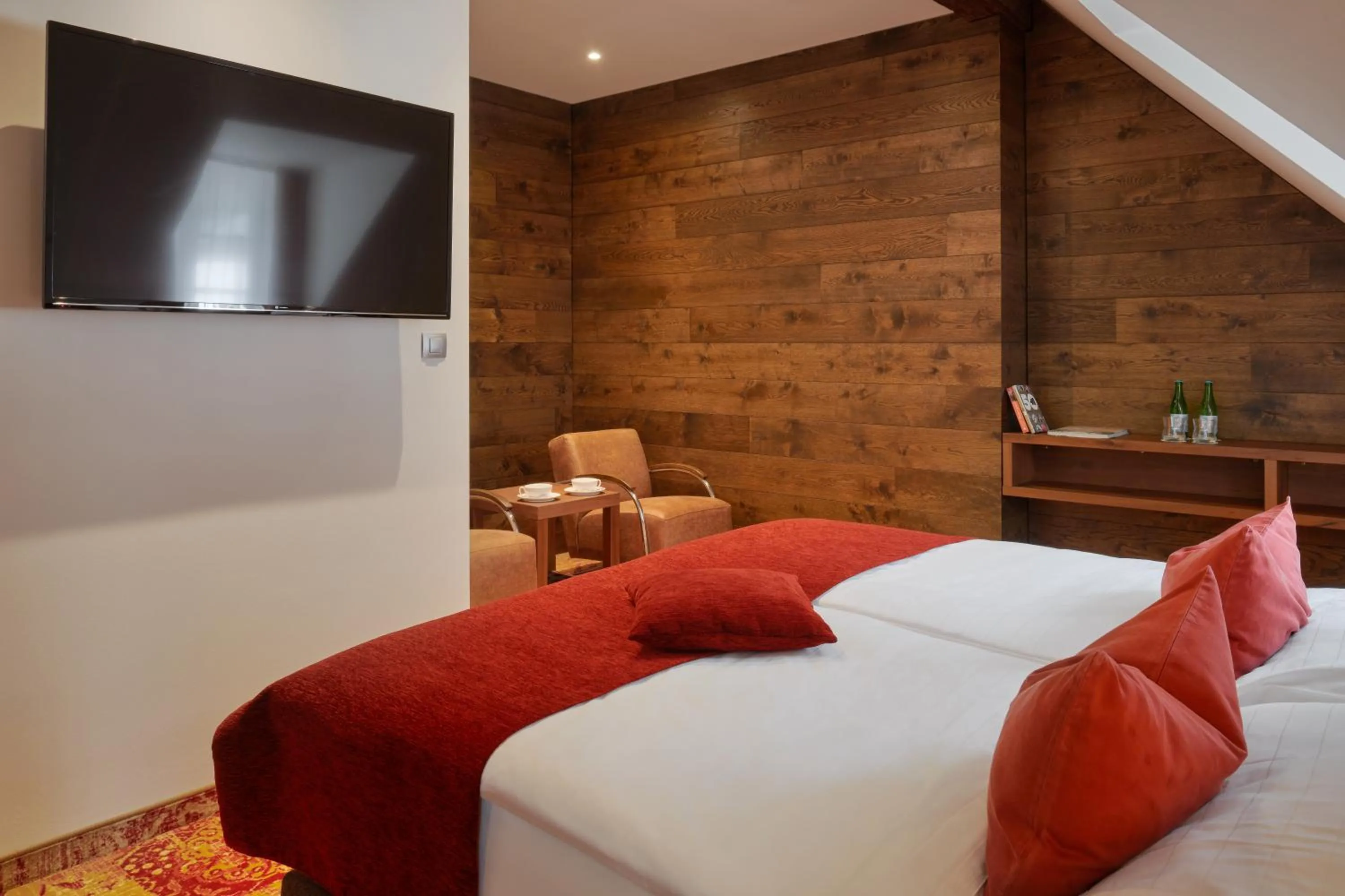 Photo of the whole room, Bed in Hotel Singer