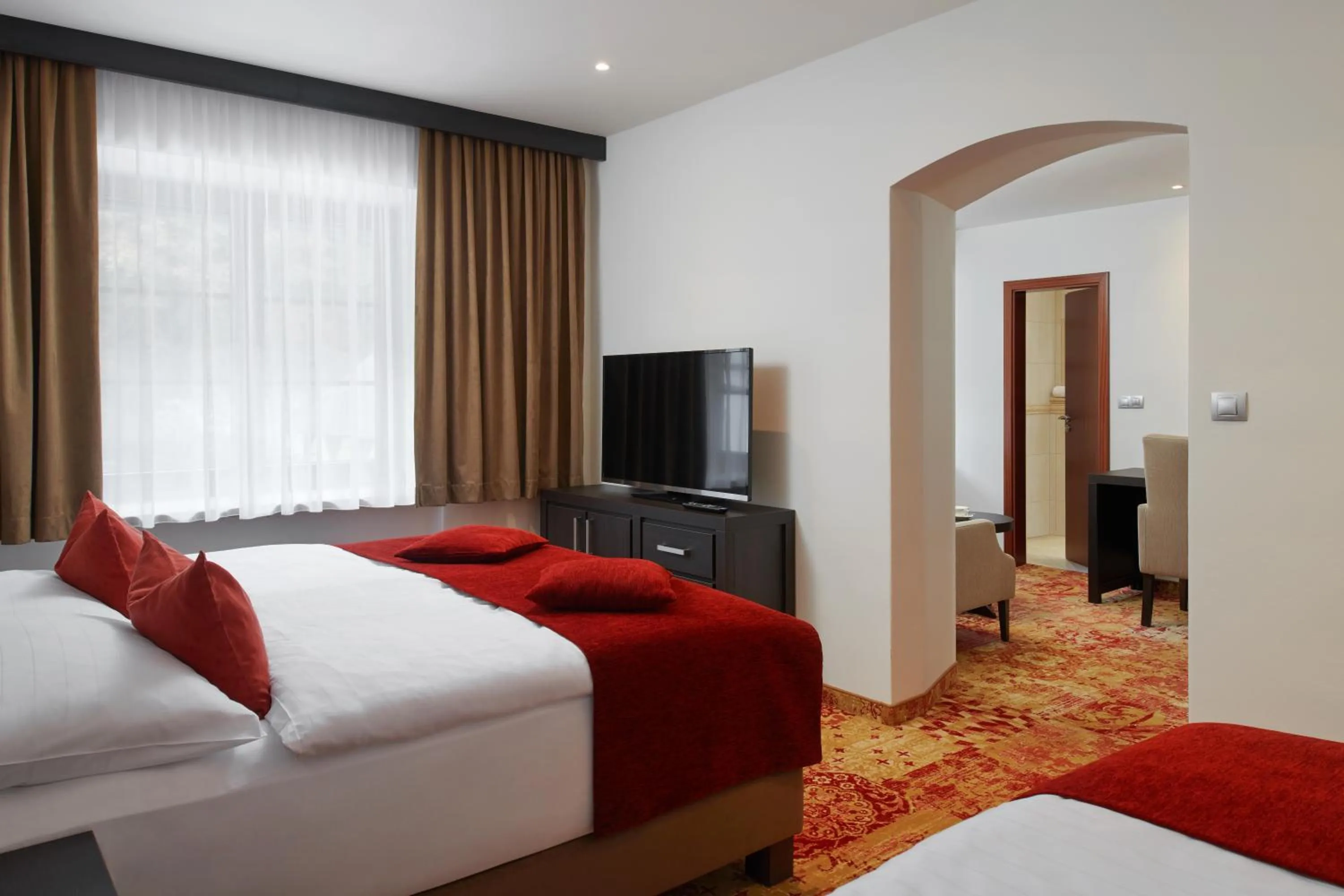 Photo of the whole room, Bed in Hotel Singer