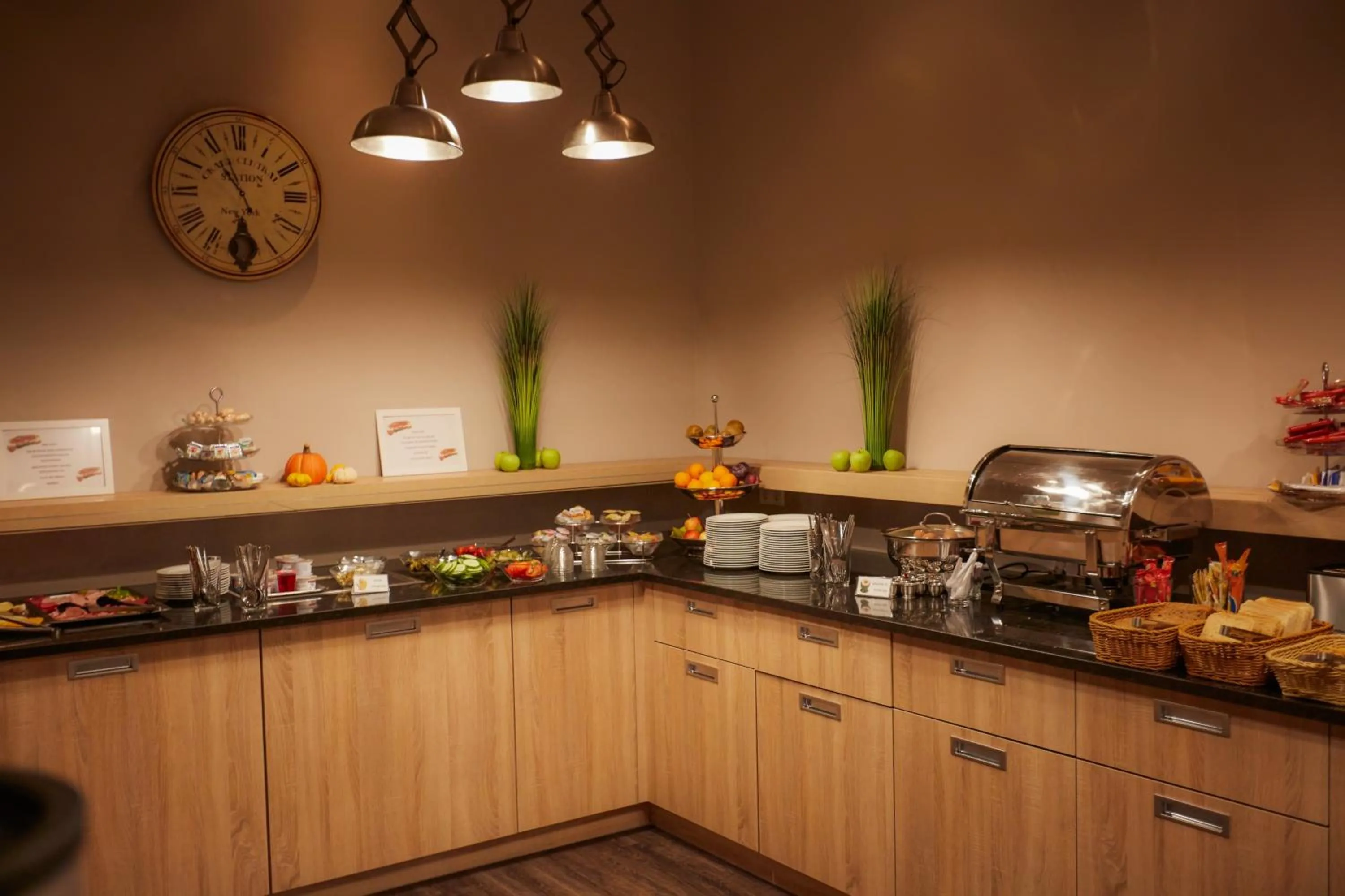 Buffet breakfast in Manhattan Hotel