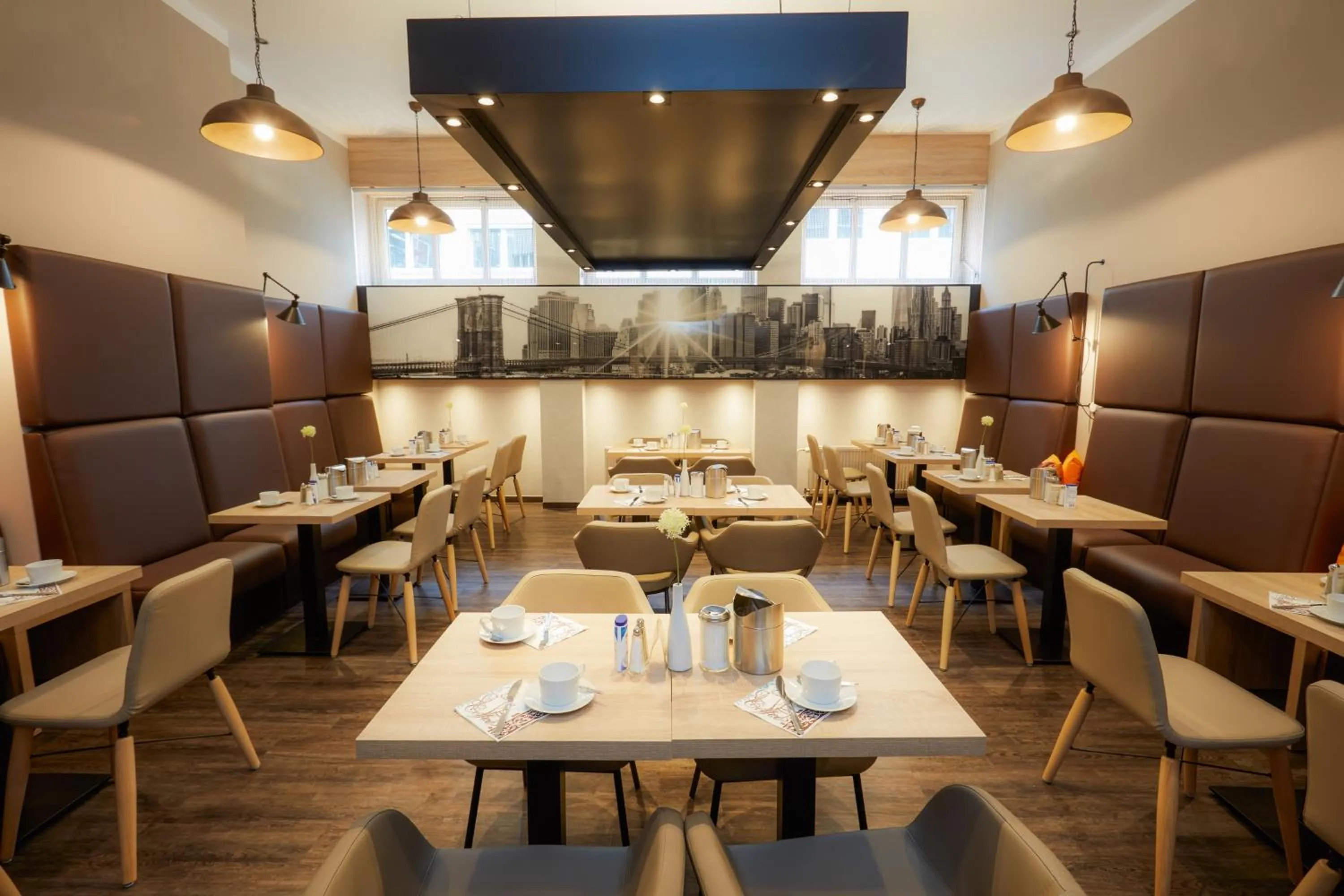 Food and drinks in Manhattan Hotel