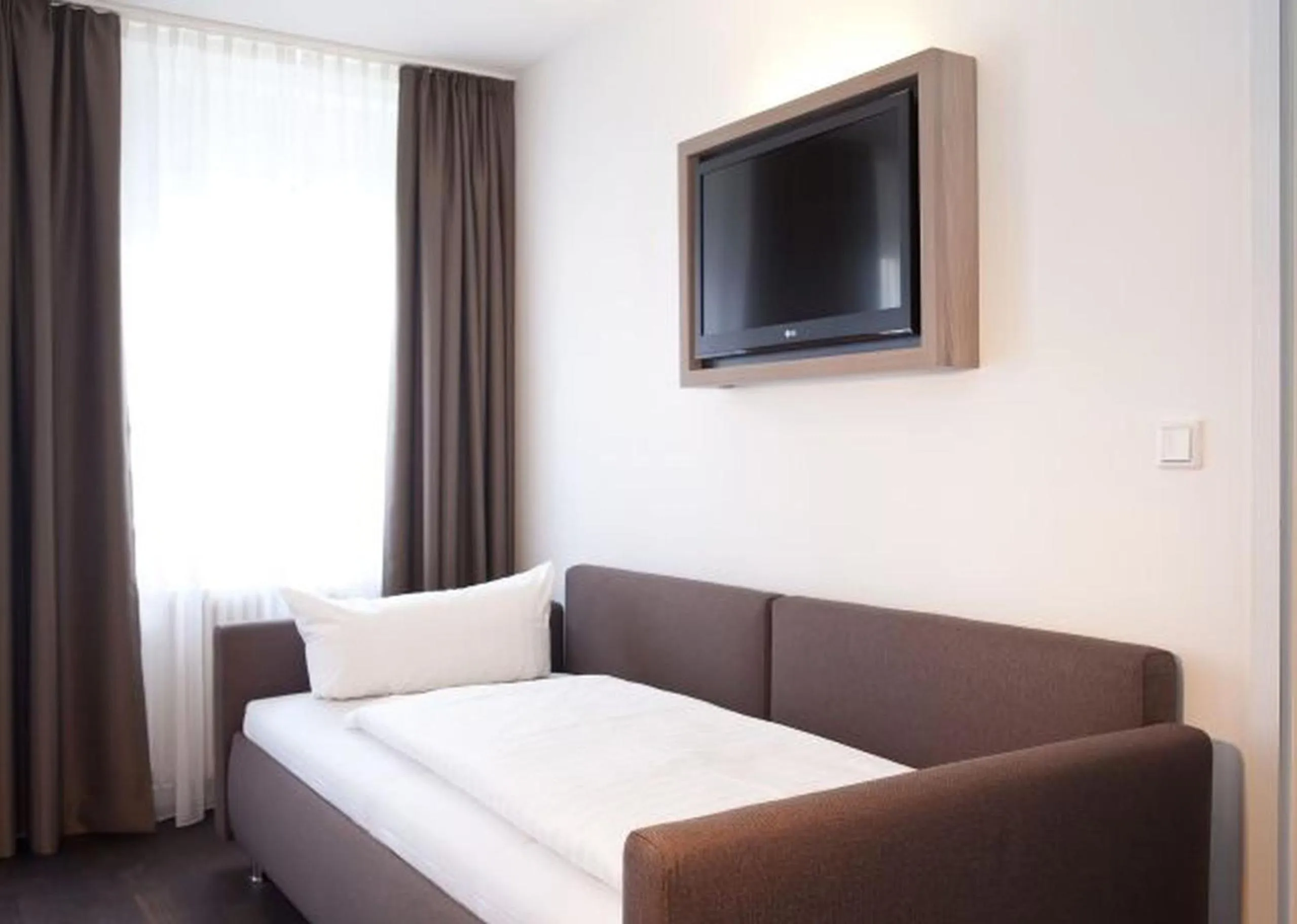 Bed in Manhattan Hotel