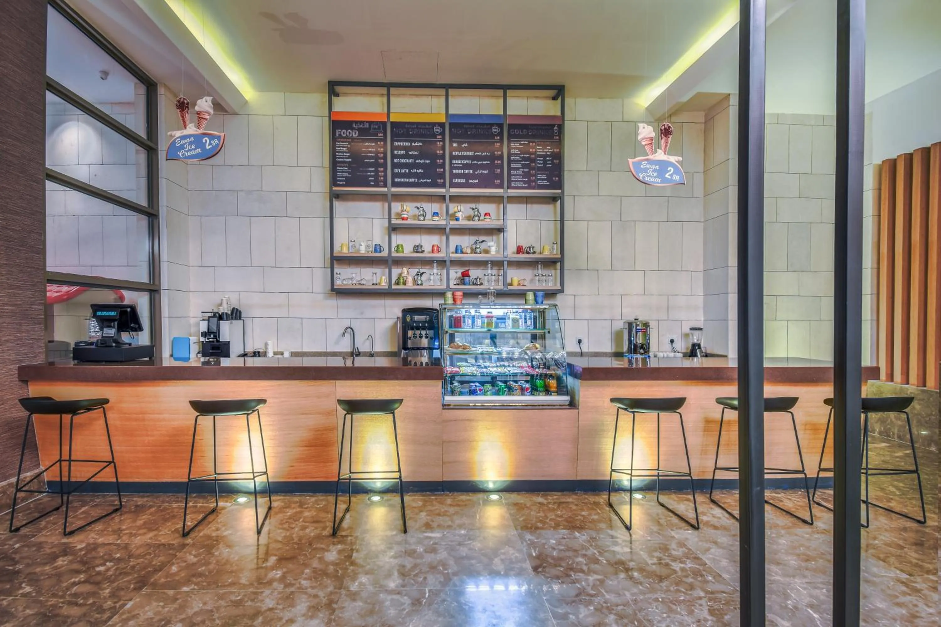 Lounge or bar in Ewaa Express Hotel - Khurais