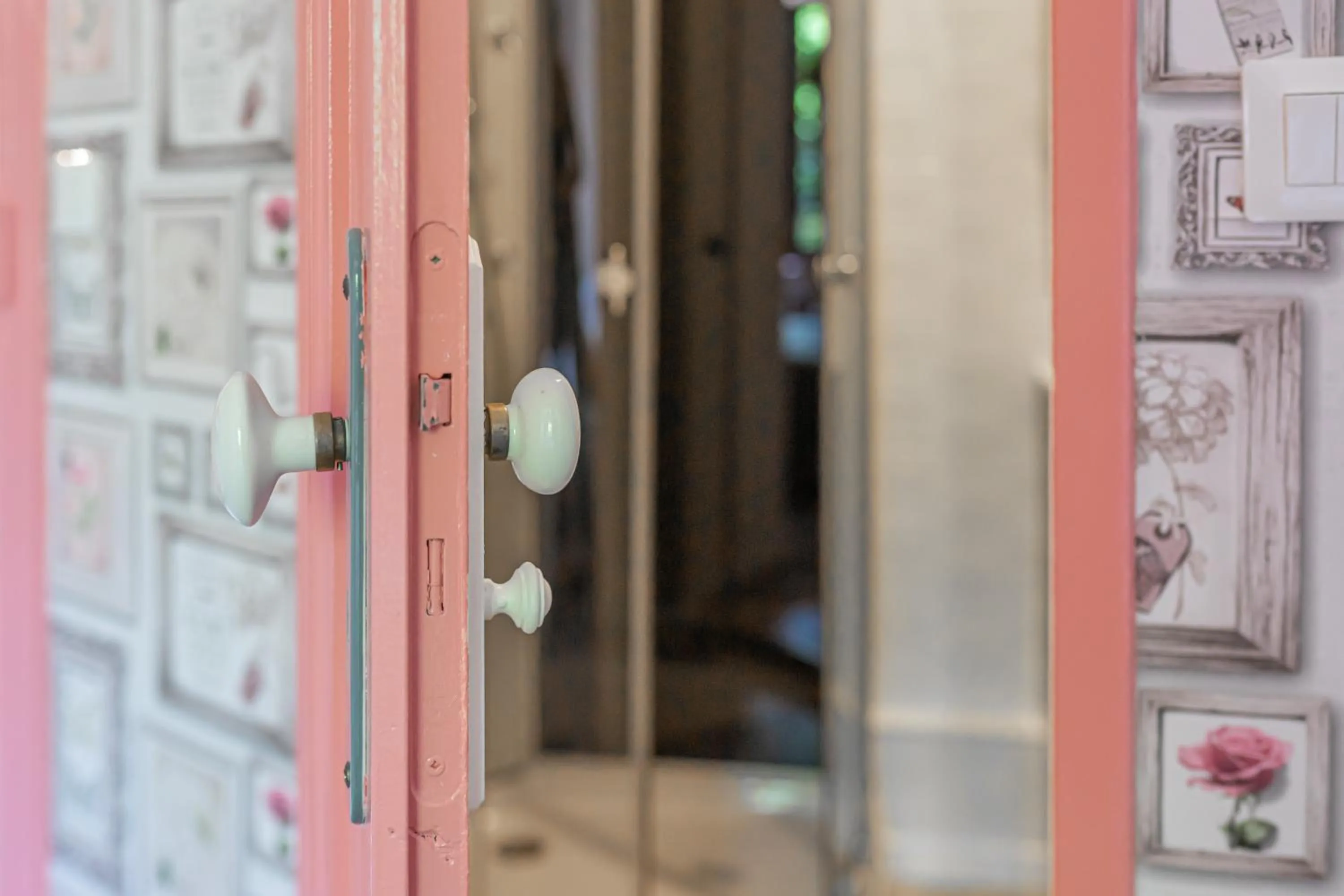 Bathroom in Hôtel Au Coq Dort Spa