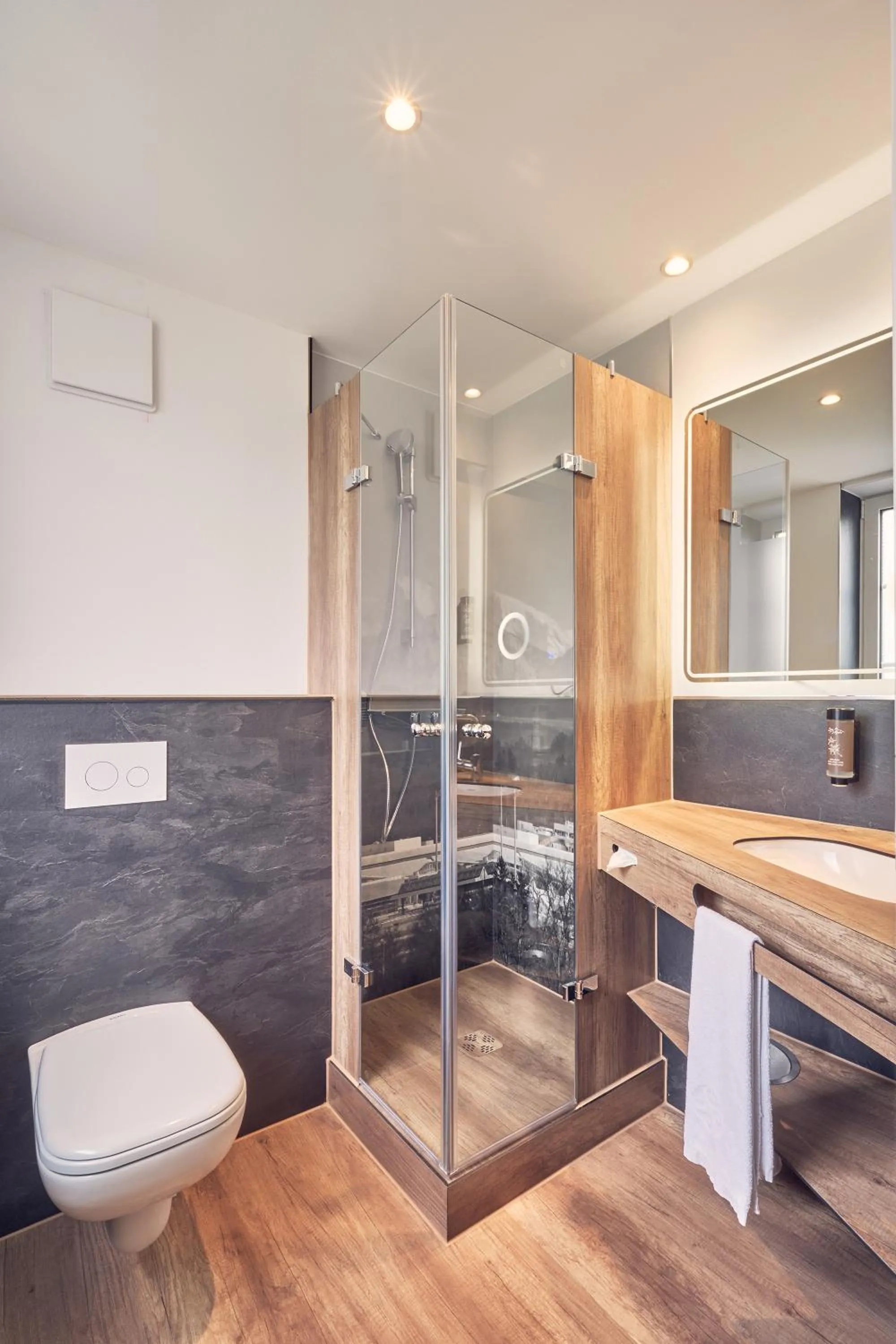 Bathroom in AKZENT Hotel Aufkirchen