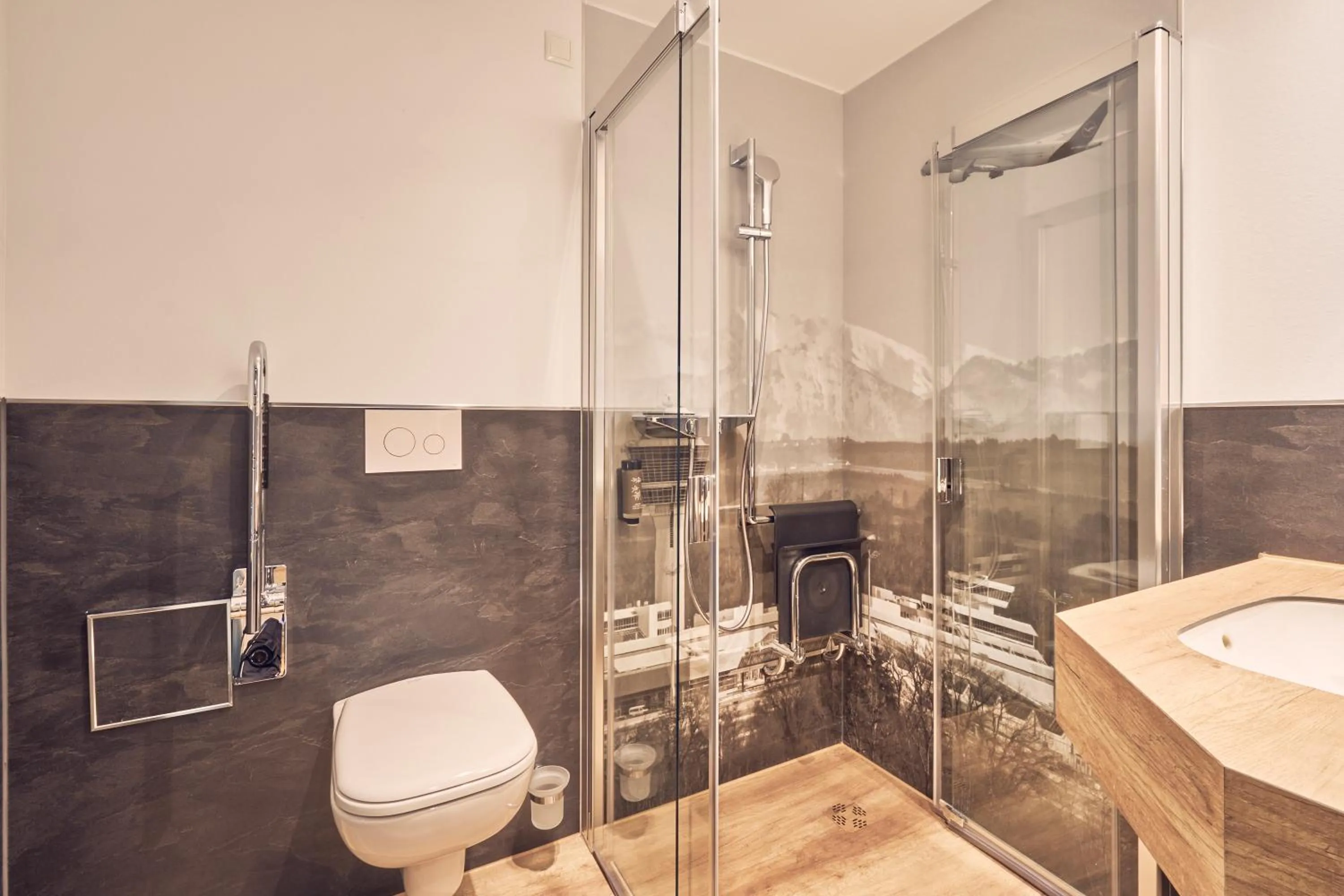 Facility for disabled guests in AKZENT Hotel Aufkirchen