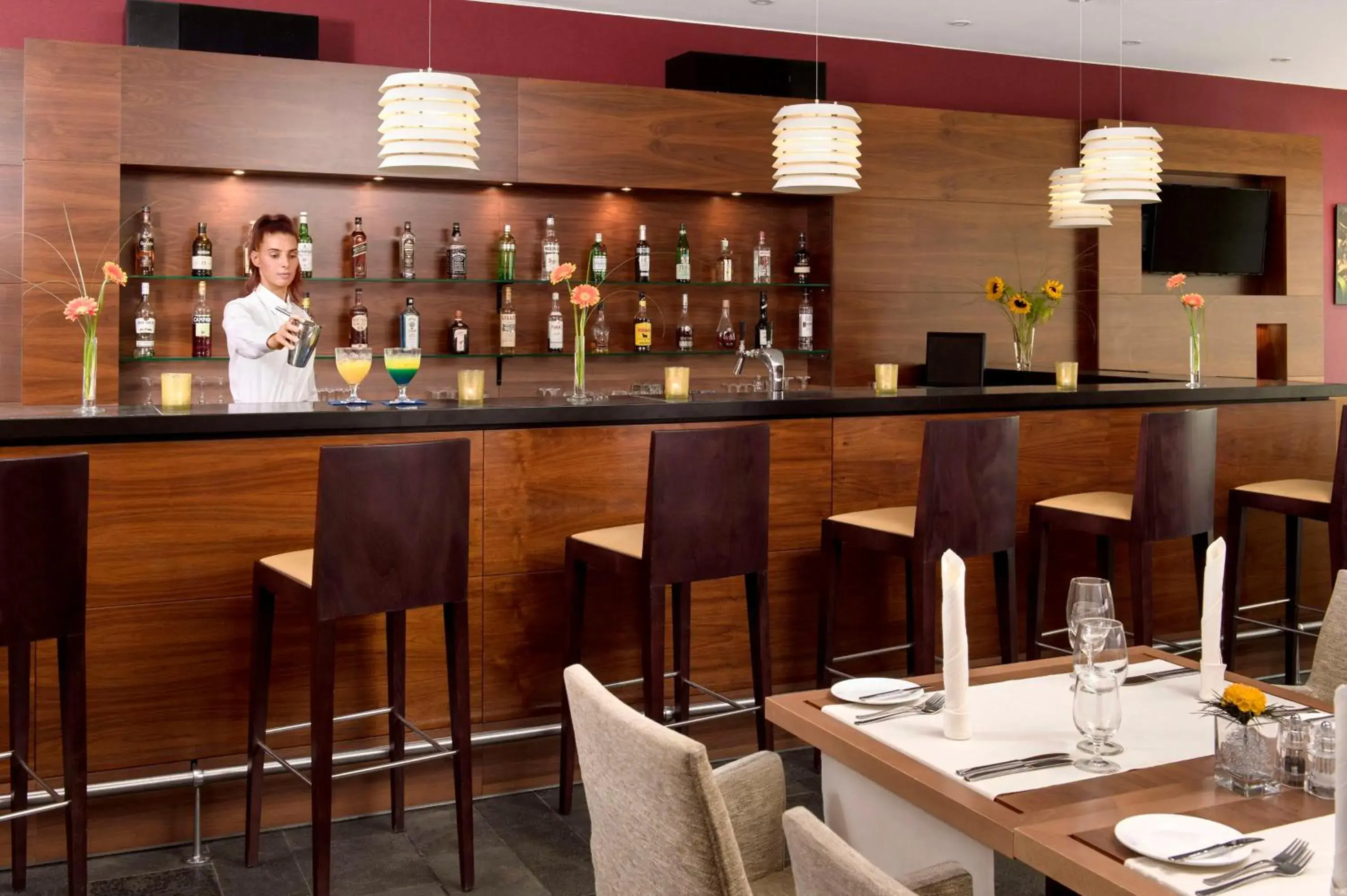 Lounge or bar in NH Erlangen Lounge or bar in NH Erlangen