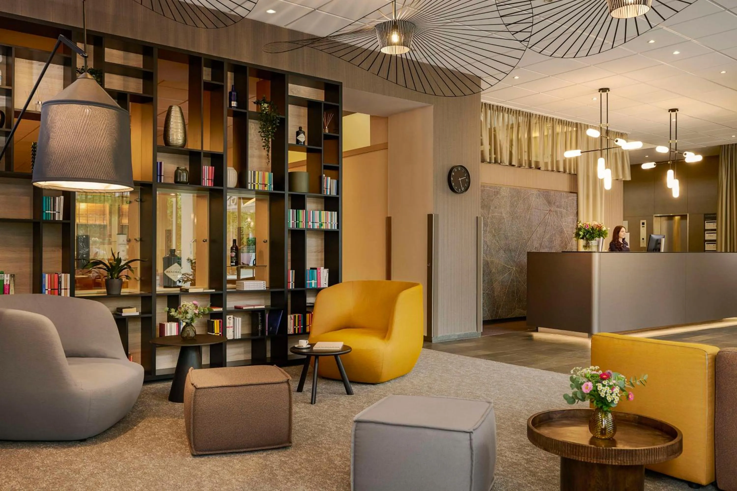 Lobby or reception in NH Erlangen