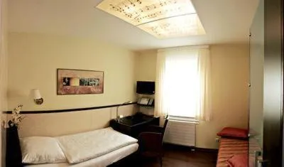 Bed in Hotel Am Braunen Hirsch