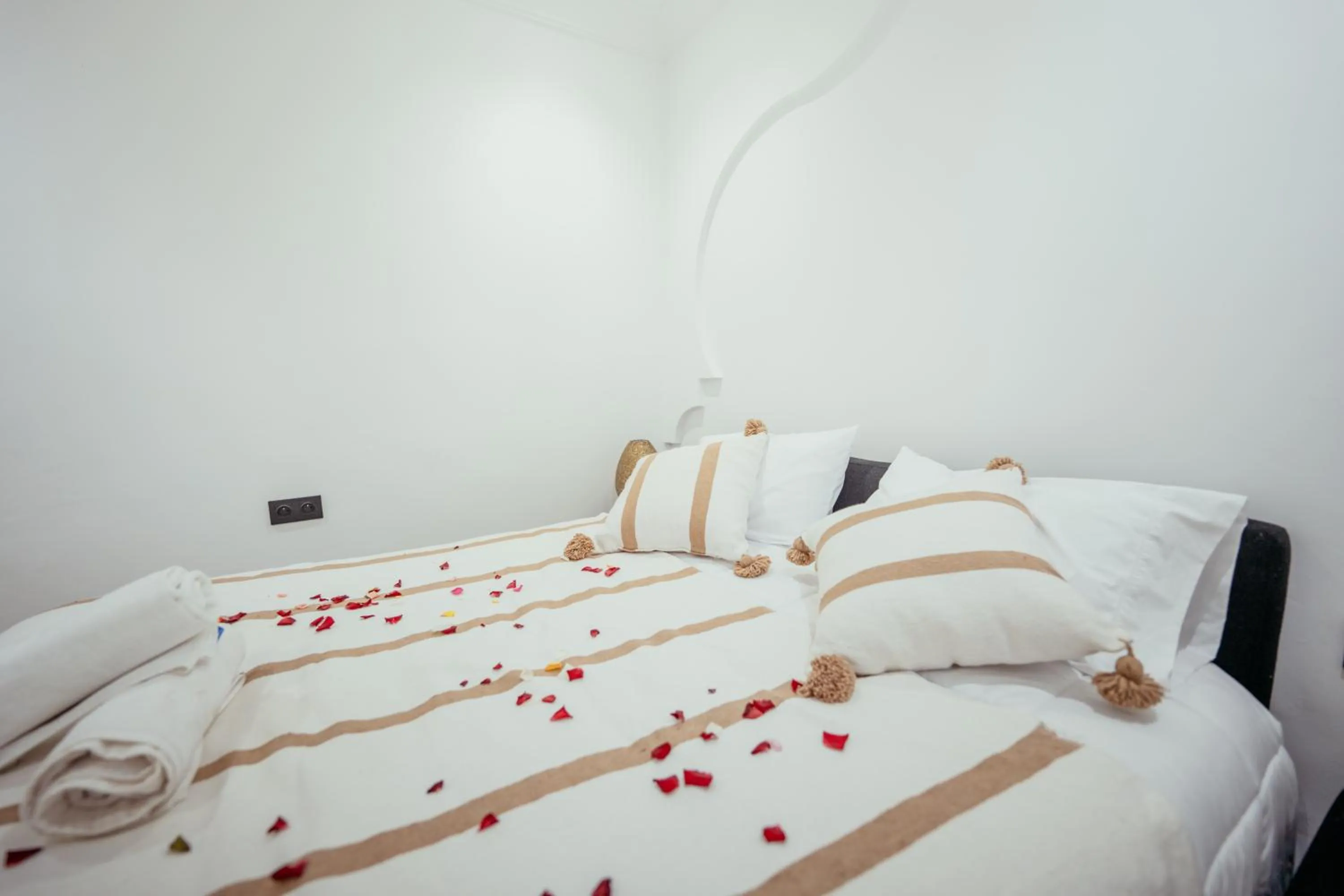 Bed in Riad Agdal Royal & Spa